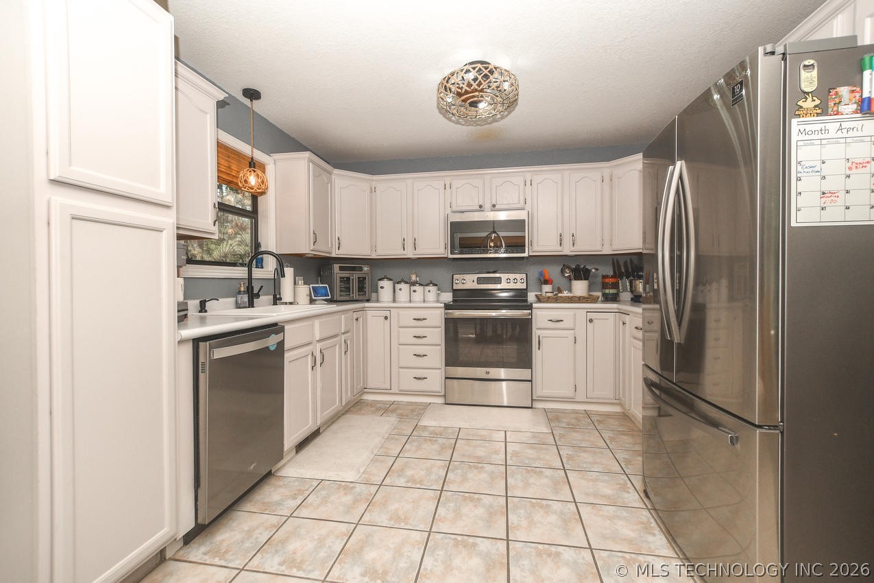 2548 Pine Tree Drive Kansas OK 74347