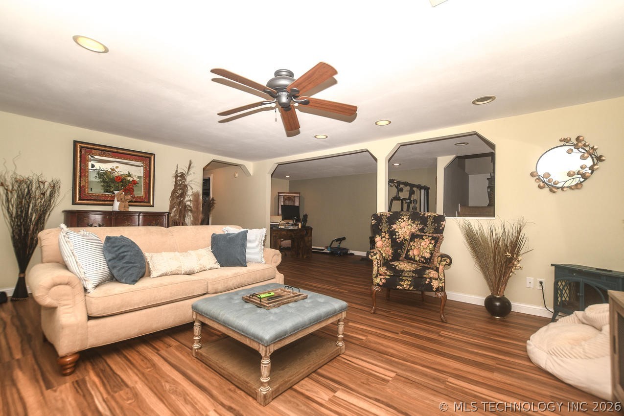 2548 Pine Tree Drive Kansas OK 74347