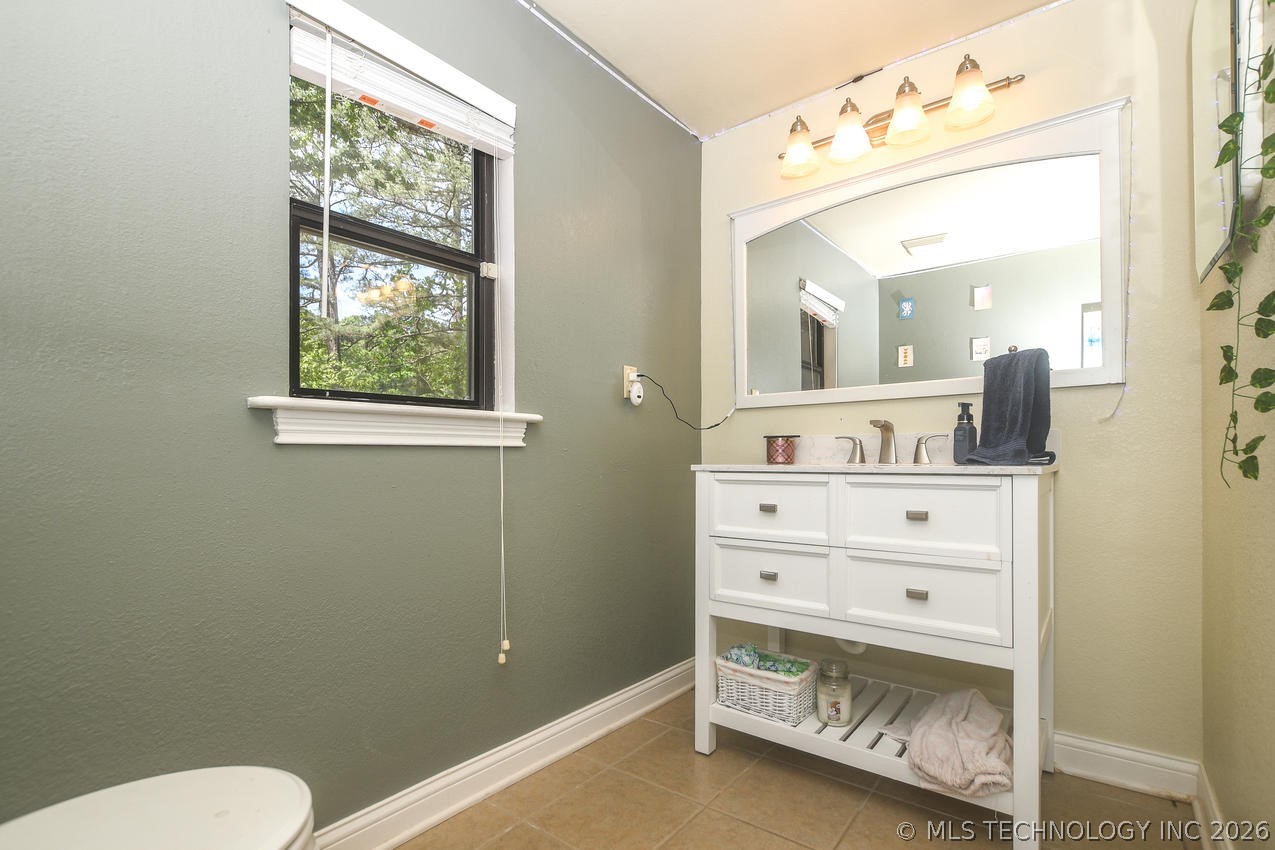2548 Pine Tree Drive Kansas OK 74347