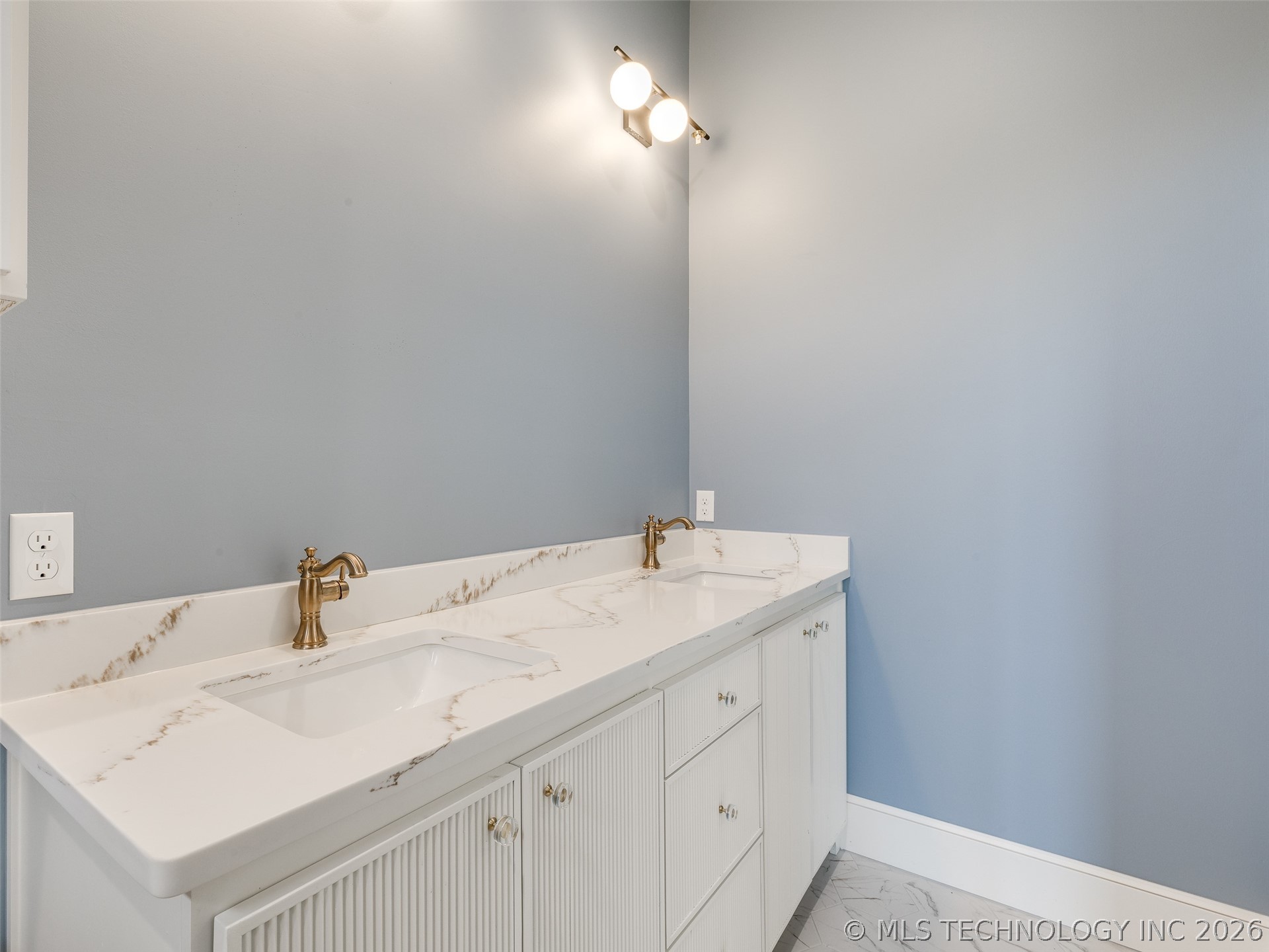 295 Falcon Tree Loop Eufaula OK 74432