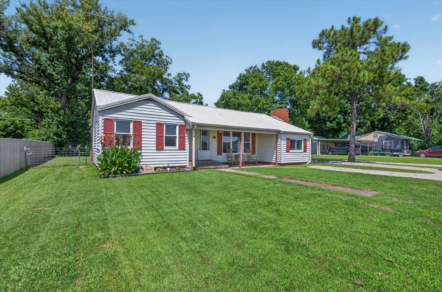 816 S Maple Street S Nowata OK 74048