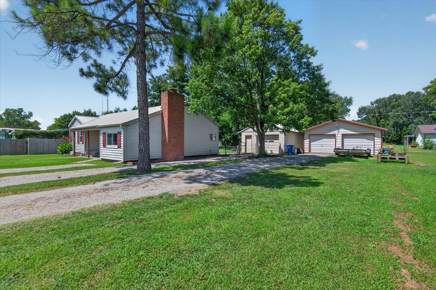 816 S Maple Street S Nowata OK 74048