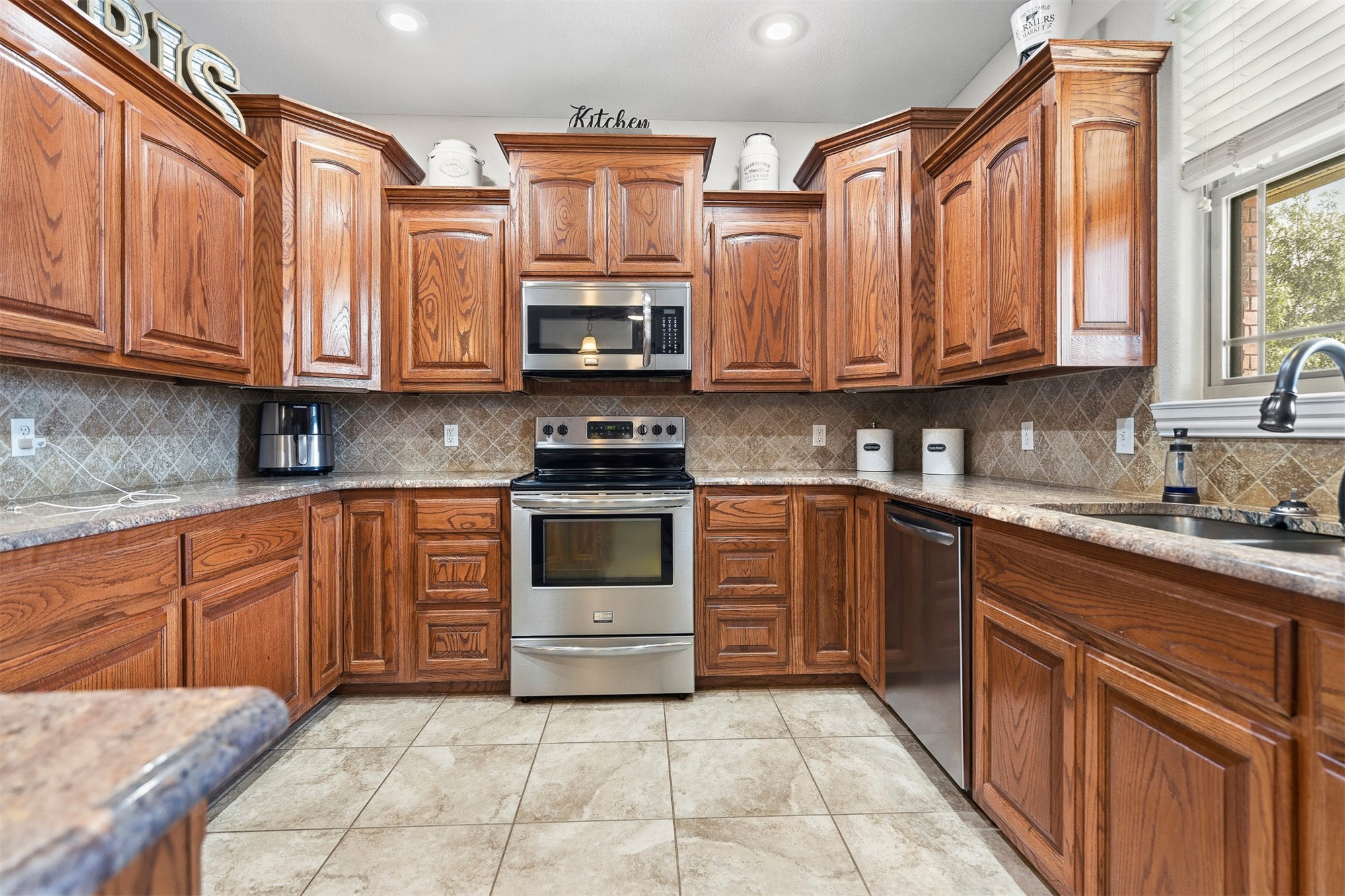 1706 Lisa Lane Ardmore OK 73401