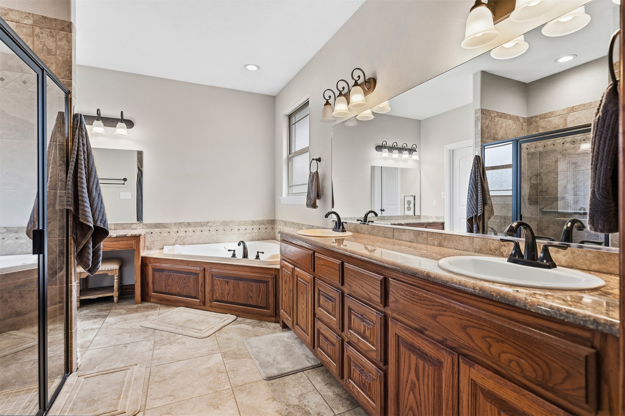 1706 Lisa Lane Ardmore OK 73401
