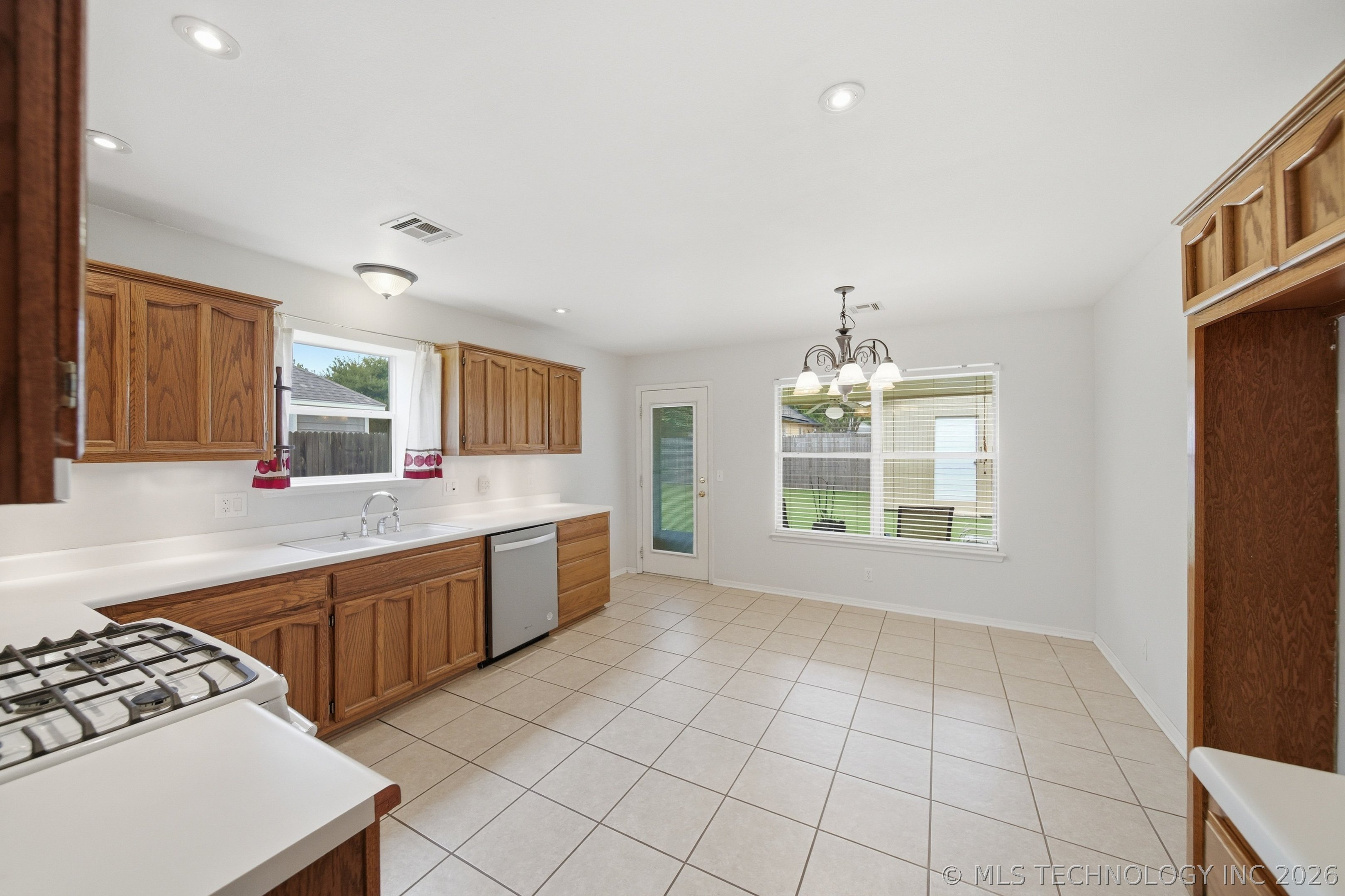 5121 S Oak Avenue Broken Arrow OK 74011
