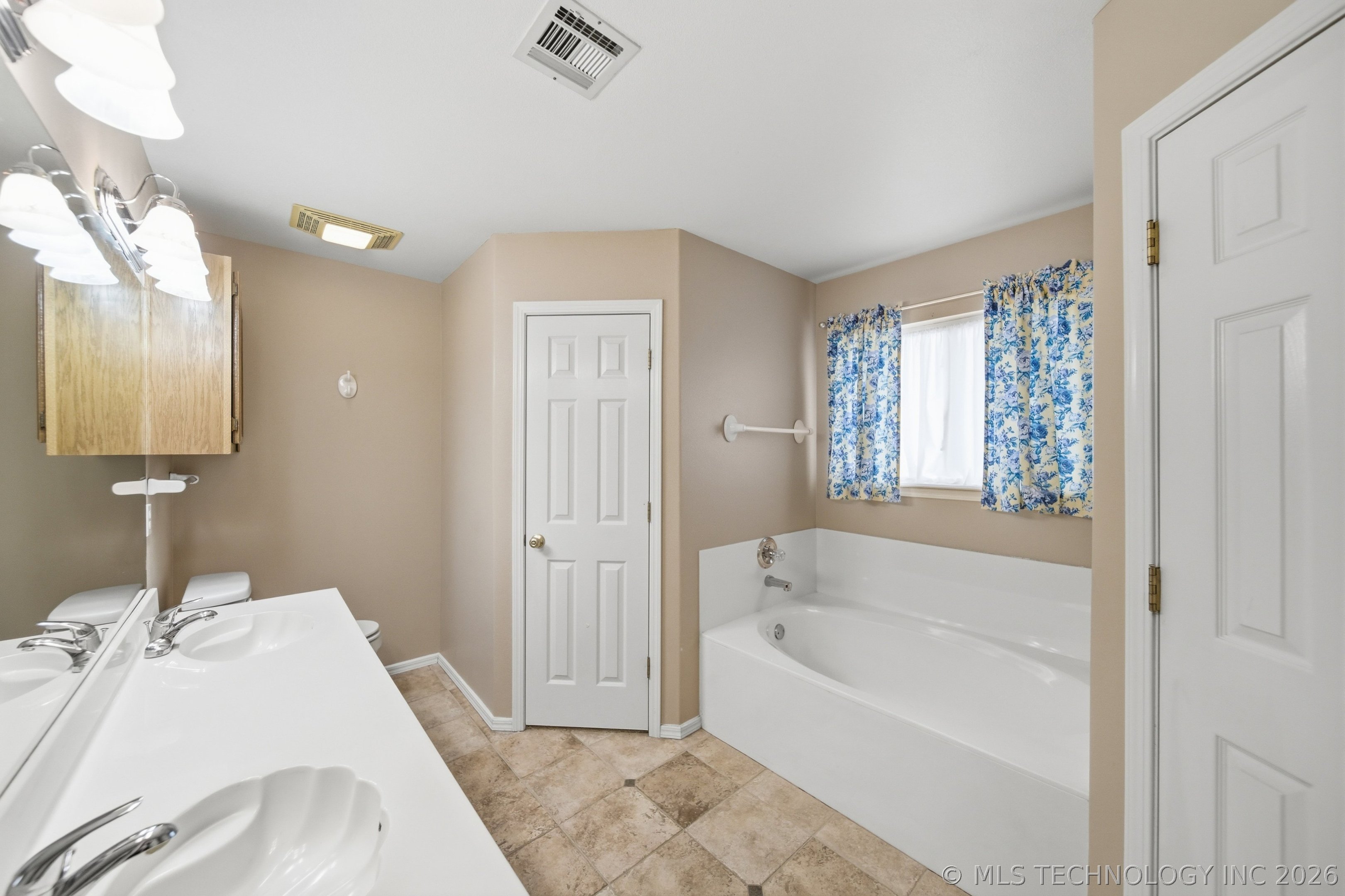 5121 S Oak Avenue Broken Arrow OK 74011