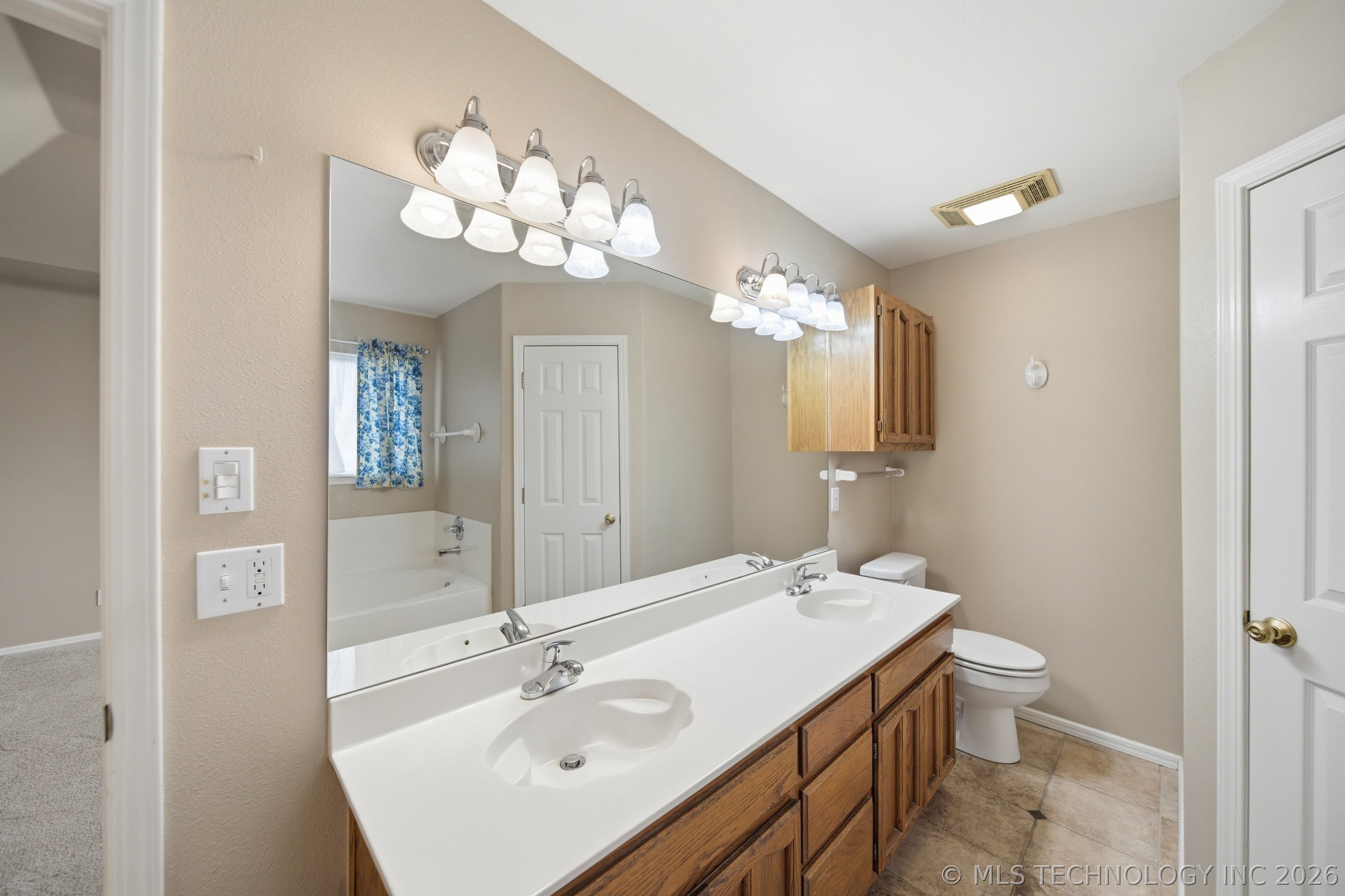 5121 S Oak Avenue Broken Arrow OK 74011