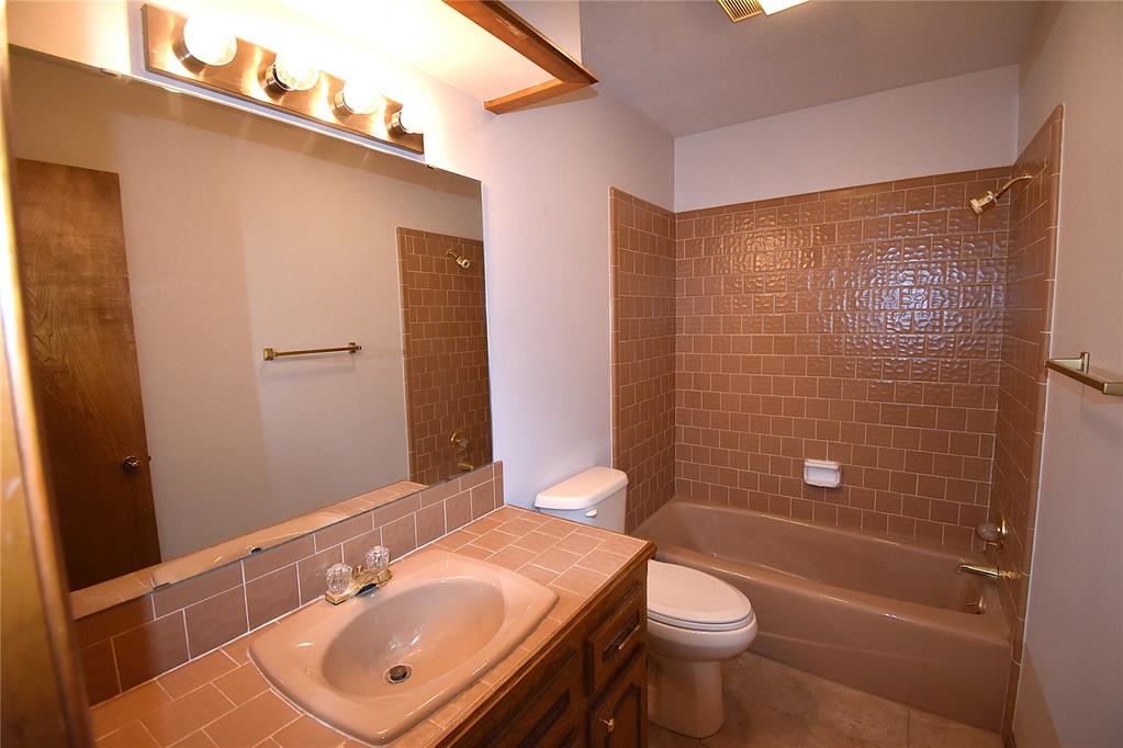 2449 Whispering Oak Drive Seminole OK 74868