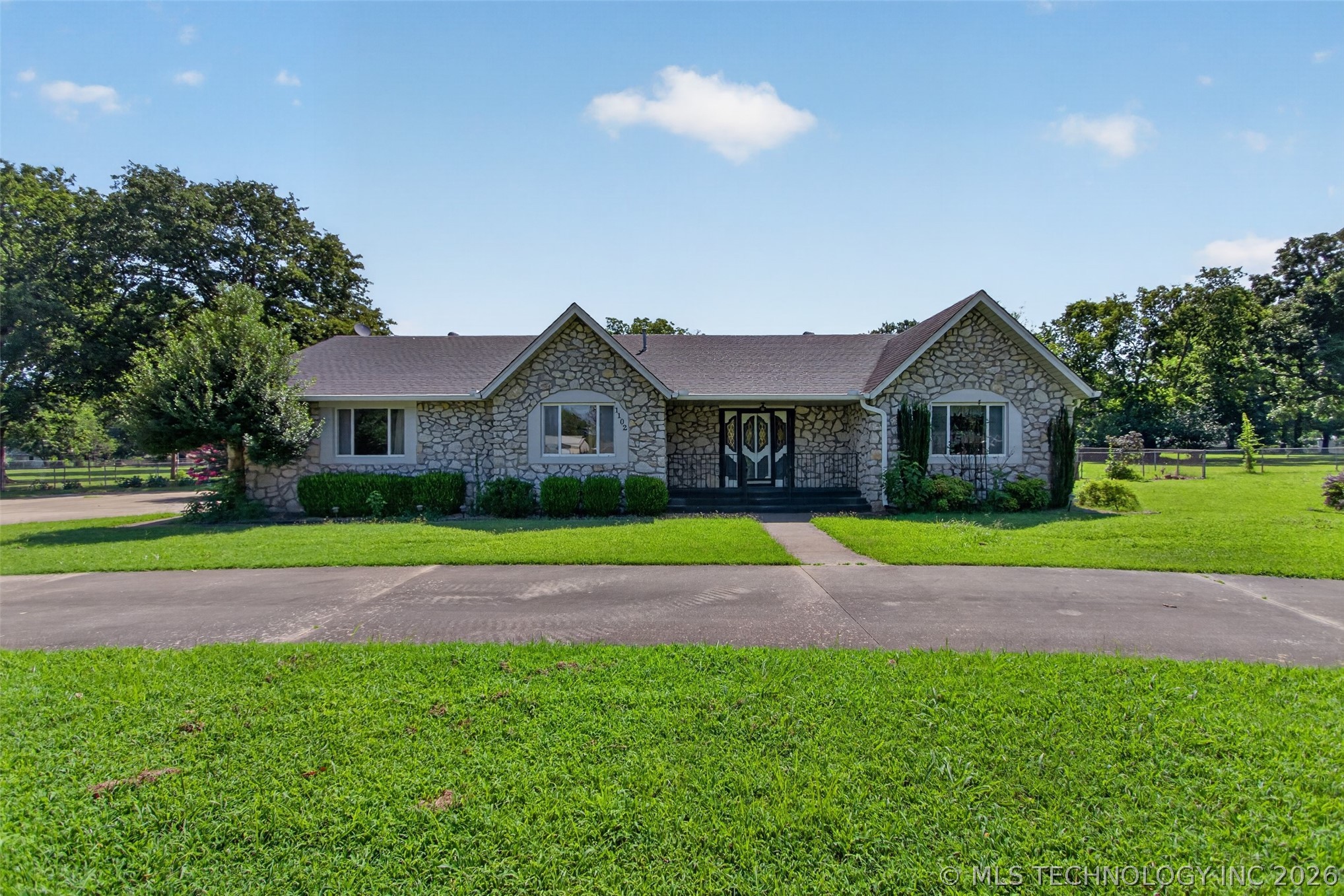 1102 N Delaware Street Chouteau OK 74337