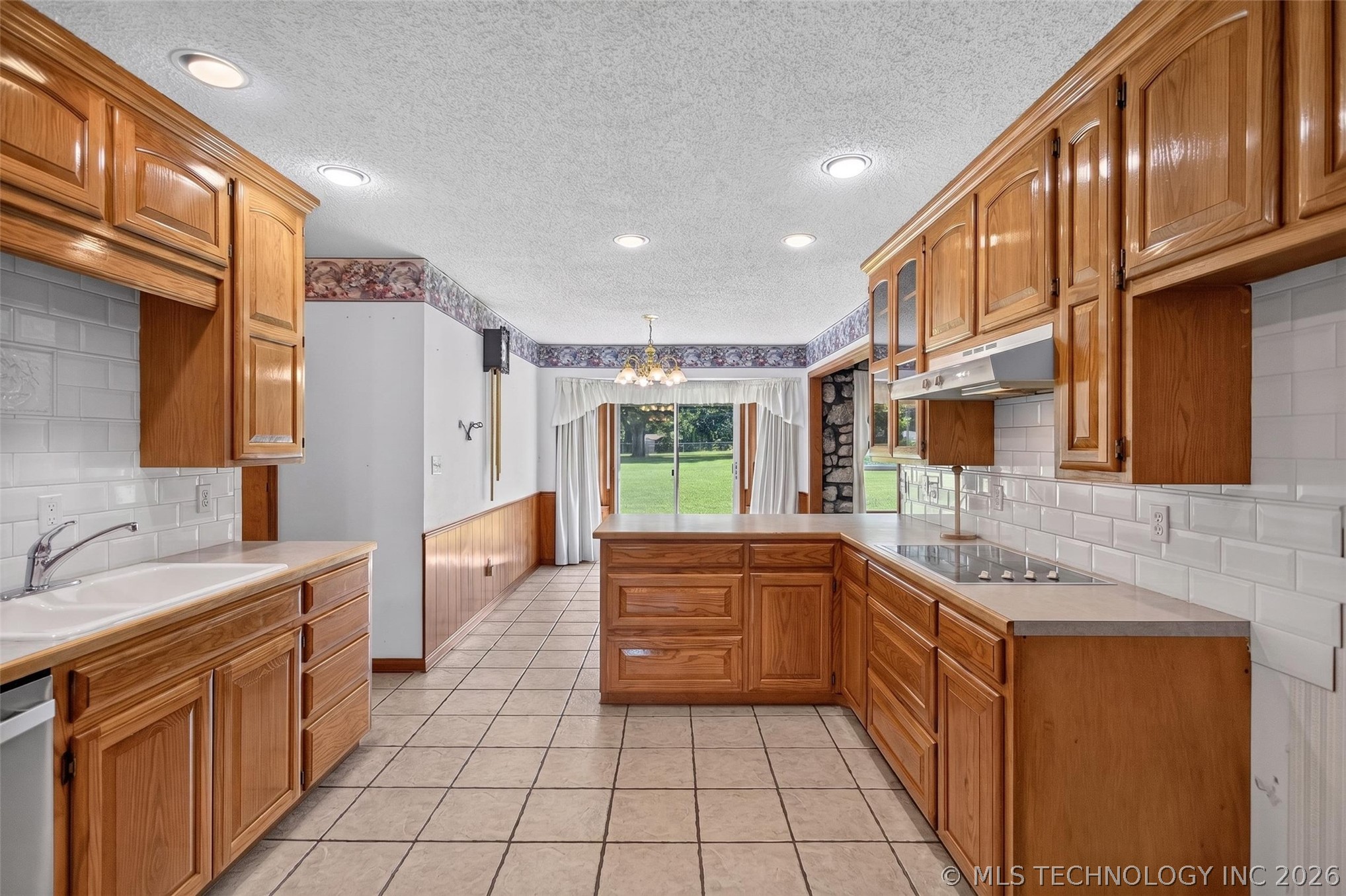 1102 N Delaware Street Chouteau OK 74337