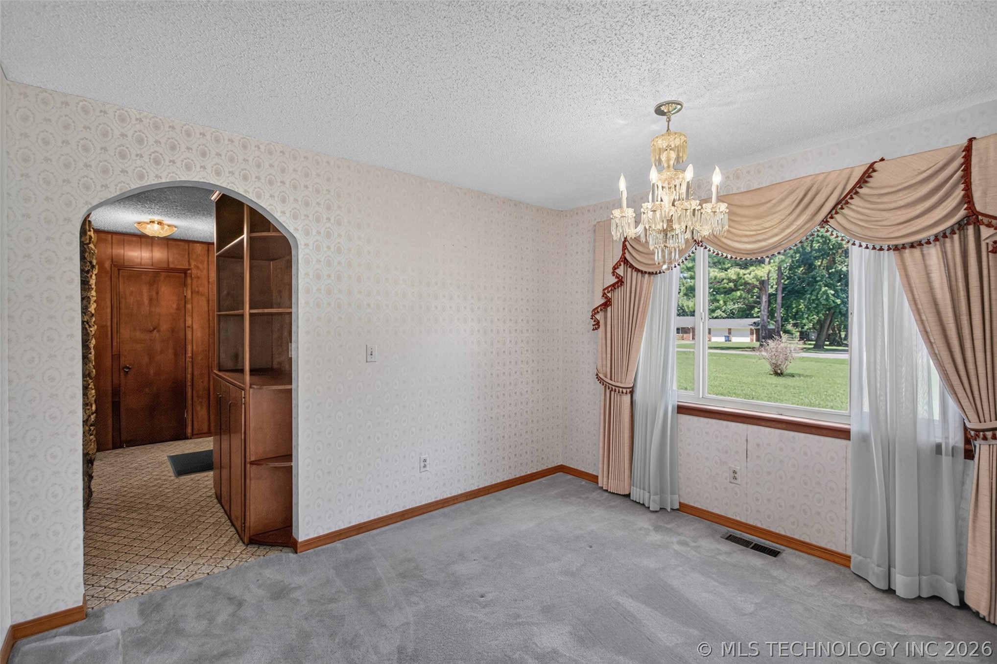 1102 N Delaware Street Chouteau OK 74337