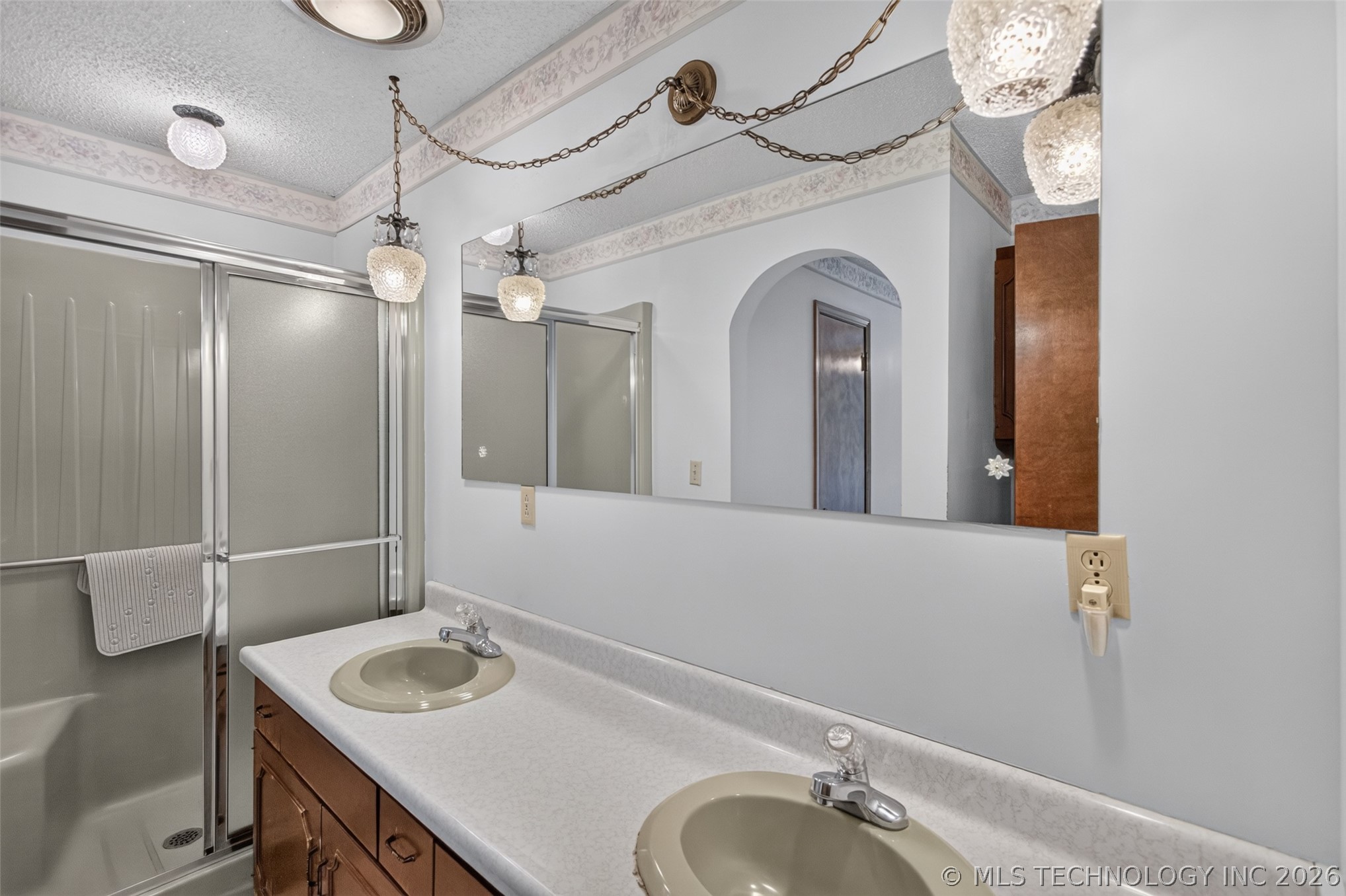 1102 N Delaware Street Chouteau OK 74337