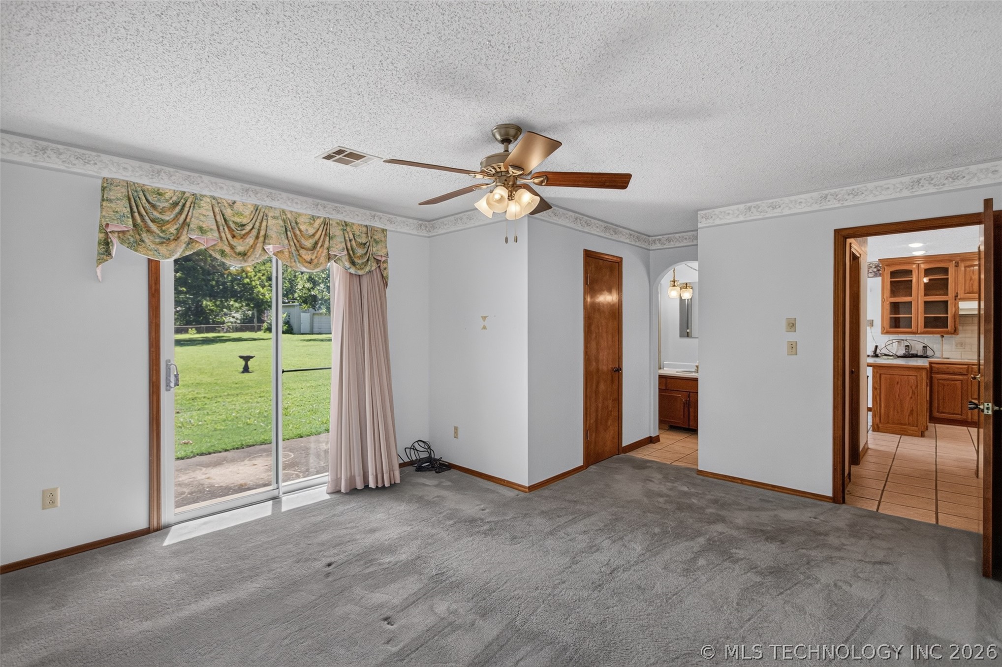 1102 N Delaware Street Chouteau OK 74337