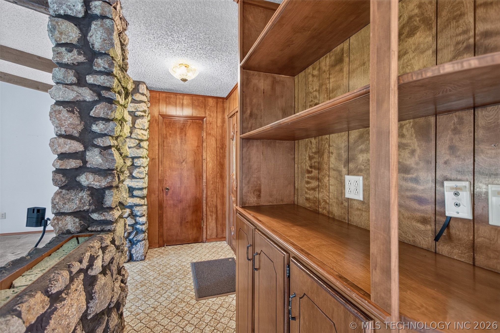 1102 N Delaware Street Chouteau OK 74337