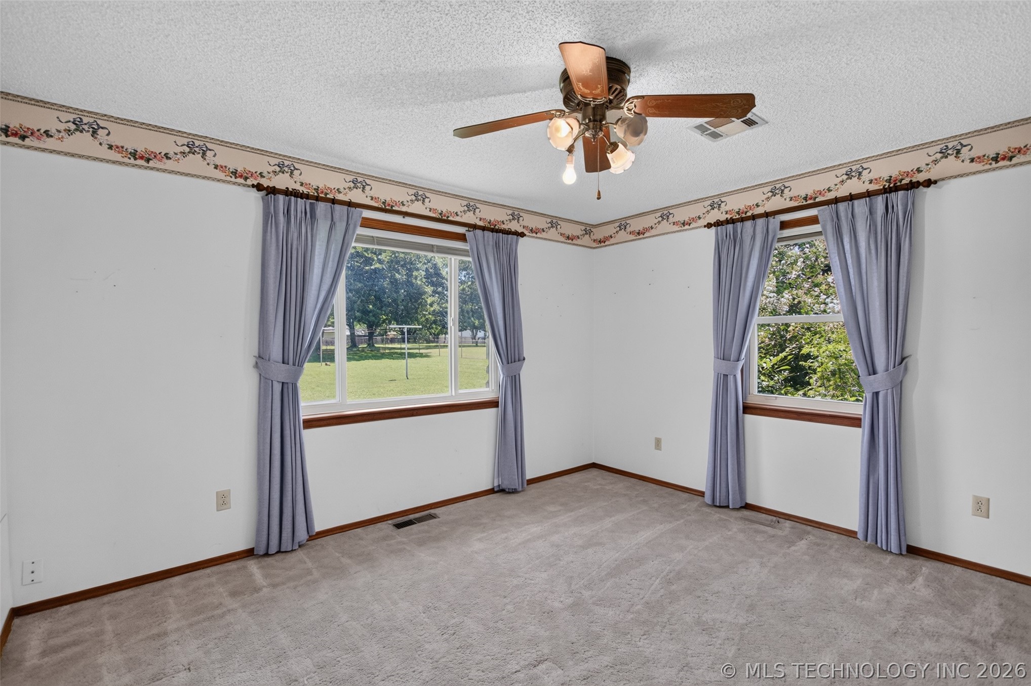 1102 N Delaware Street Chouteau OK 74337