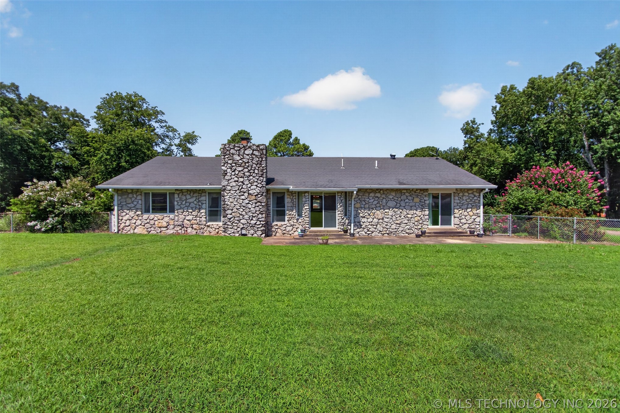 1102 N Delaware Street Chouteau OK 74337