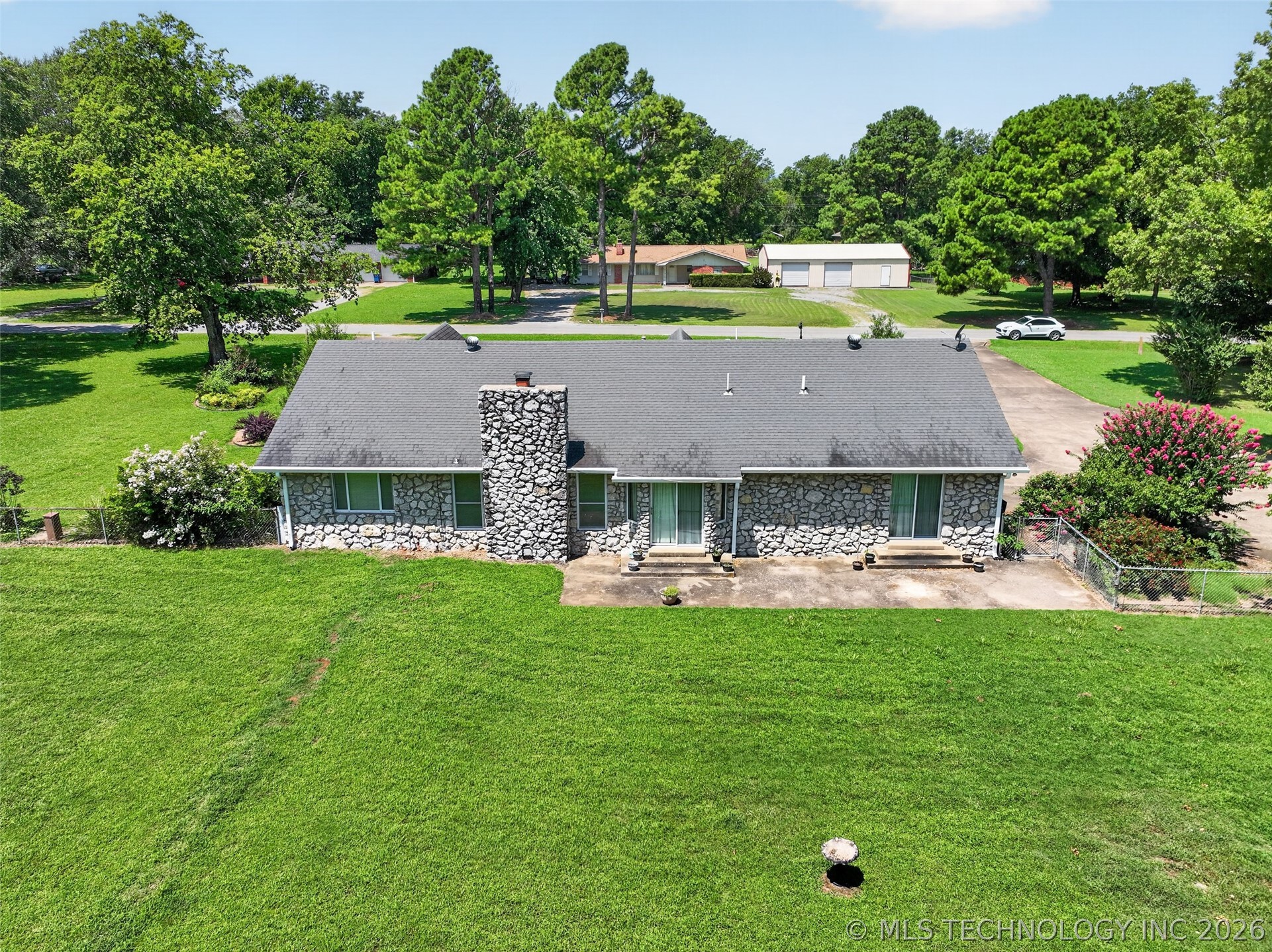 1102 N Delaware Street Chouteau OK 74337