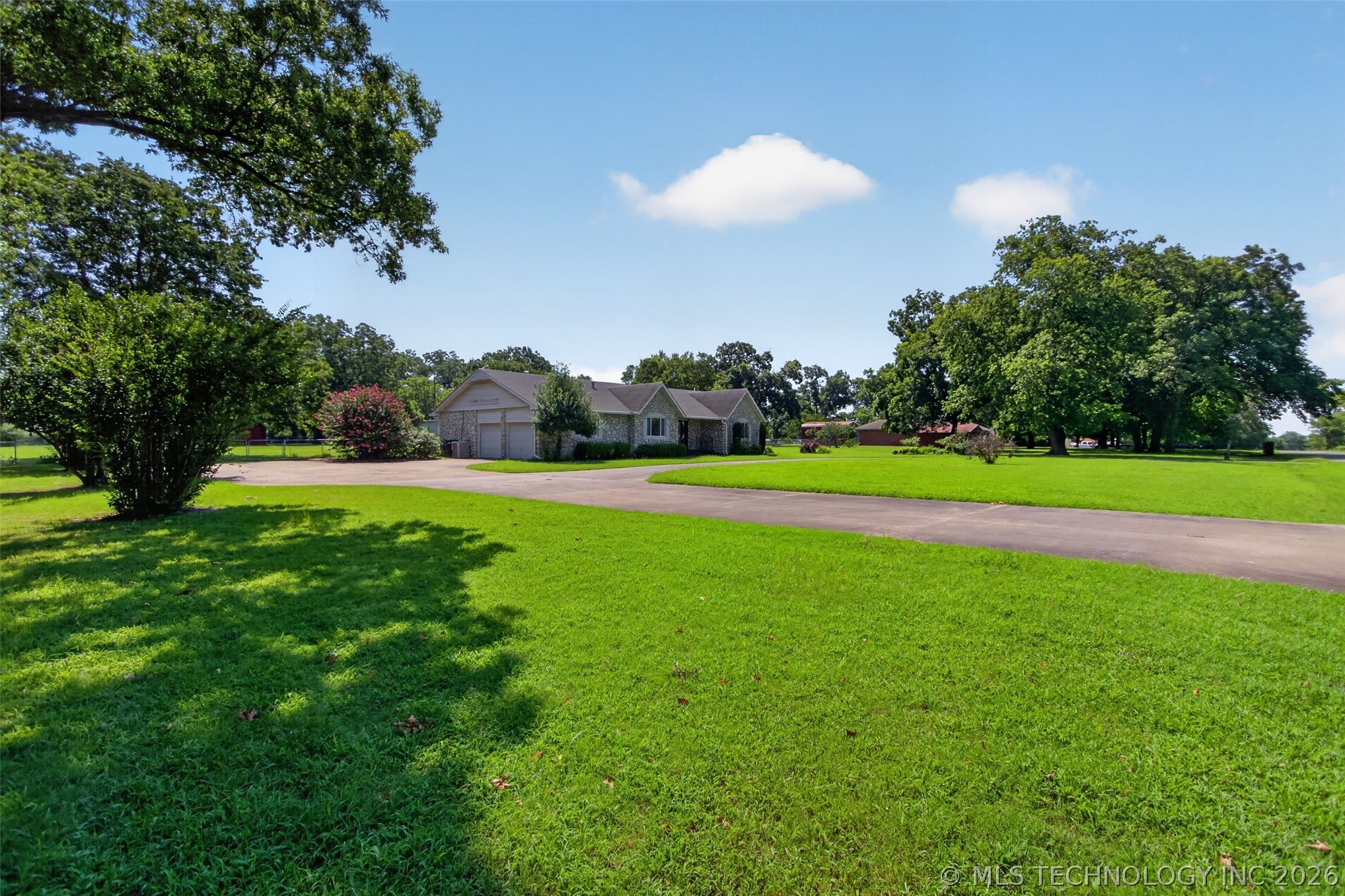 1102 N Delaware Street Chouteau OK 74337