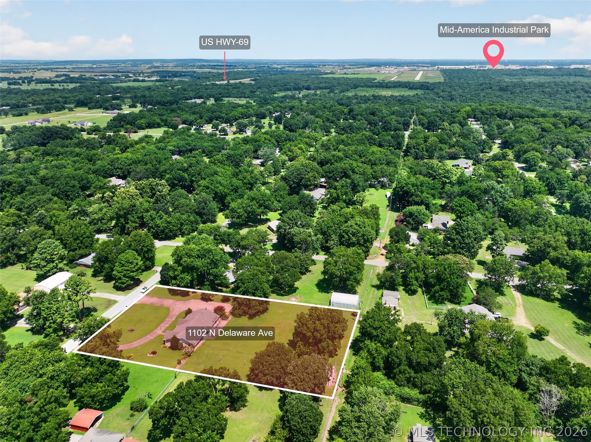 1102 N Delaware Street Chouteau OK 74337