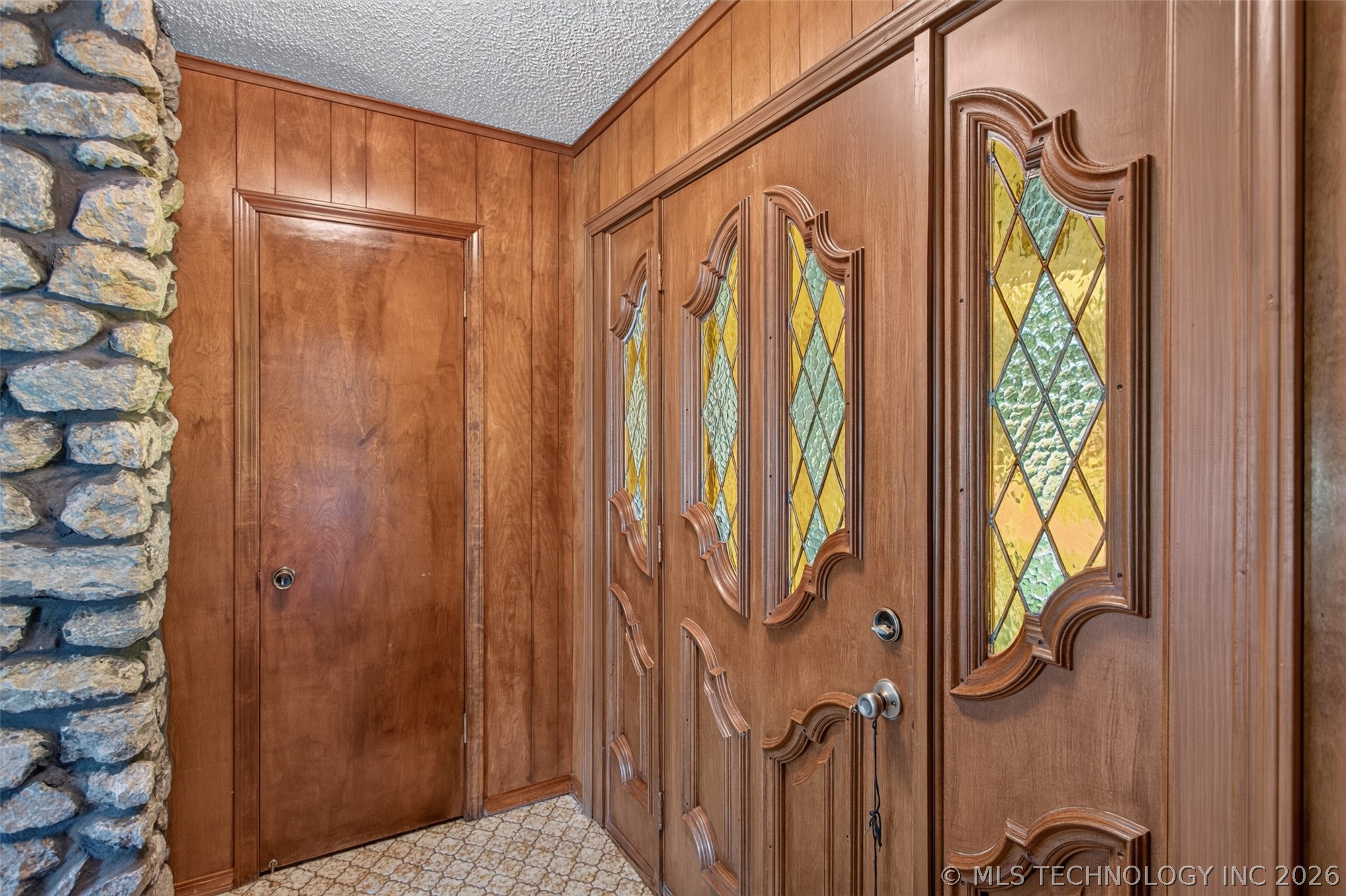 1102 N Delaware Street Chouteau OK 74337