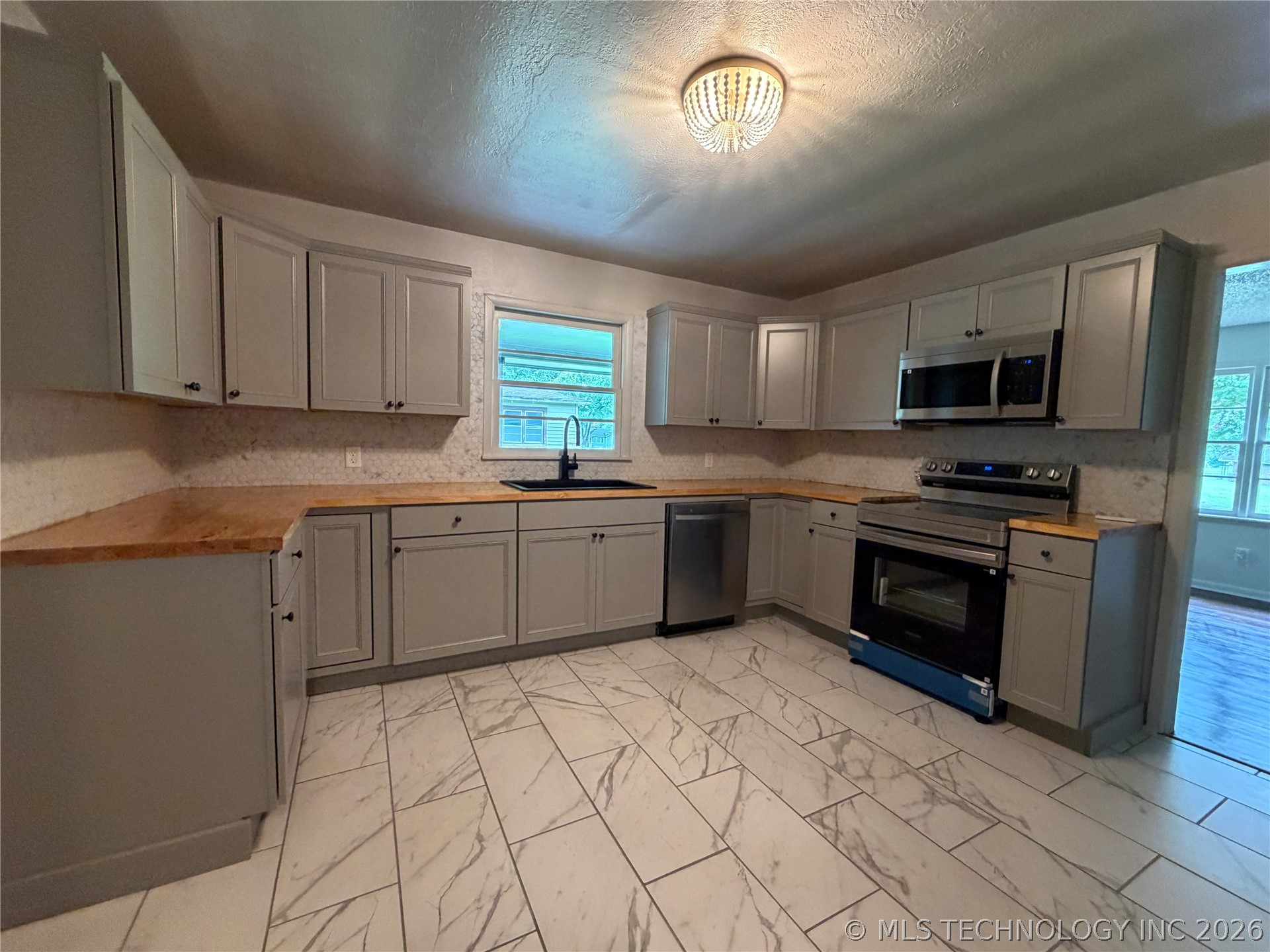 705 W Caddo Wilburton OK 74578