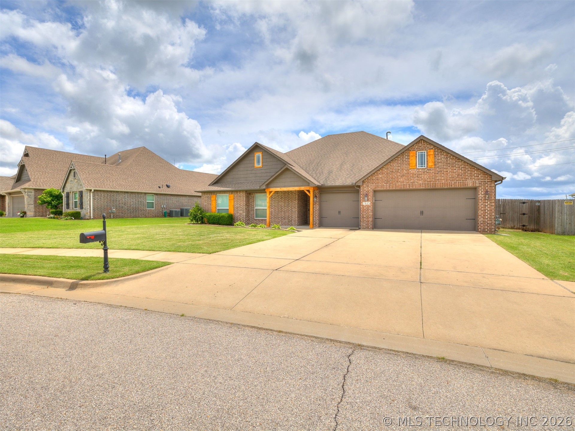 7025 E Oak Ridge Street Broken Arrow OK 74014