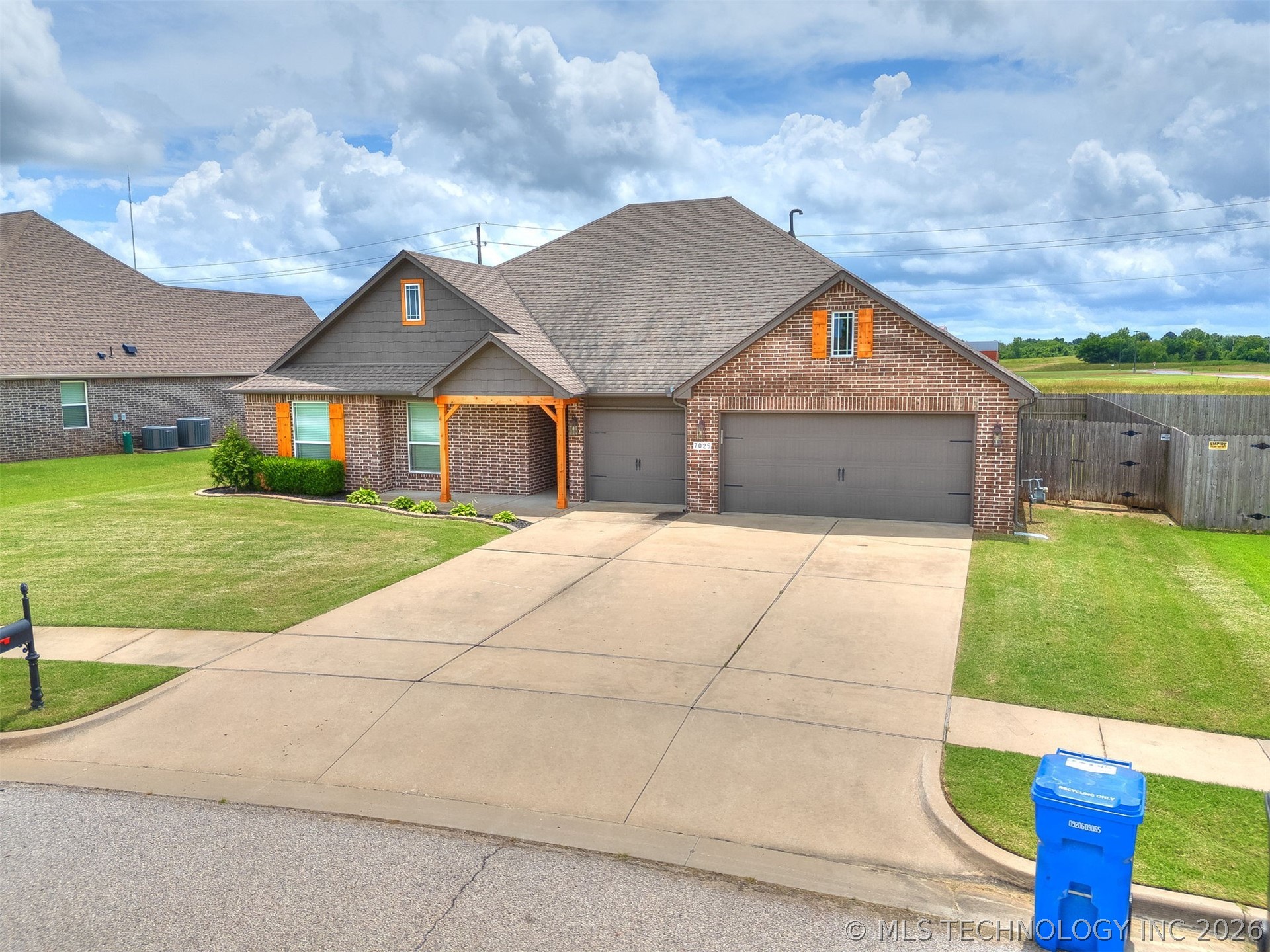 7025 E Oak Ridge Street Broken Arrow OK 74014
