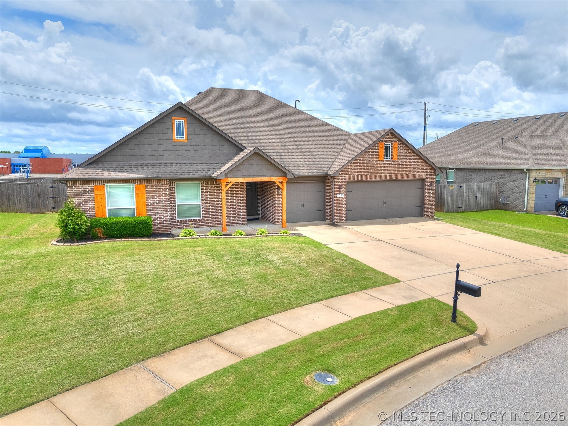 7025 E Oak Ridge Street Broken Arrow OK 74014