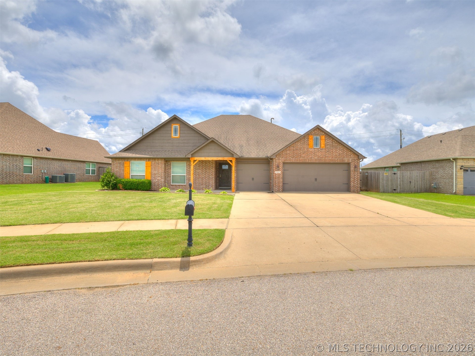 7025 E Oak Ridge Street Broken Arrow OK 74014