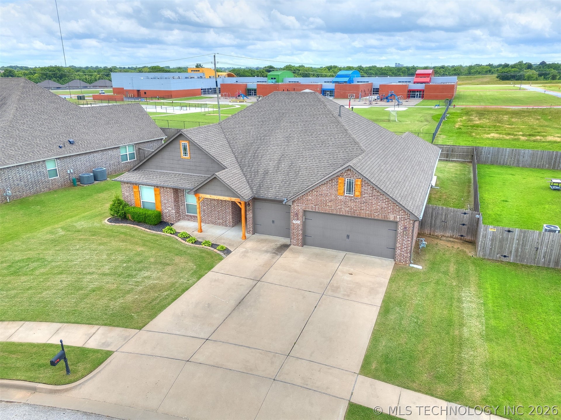 7025 E Oak Ridge Street Broken Arrow OK 74014