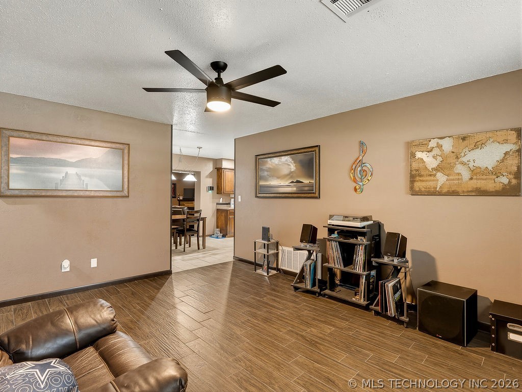 923 W 23rd Ada OK 74820