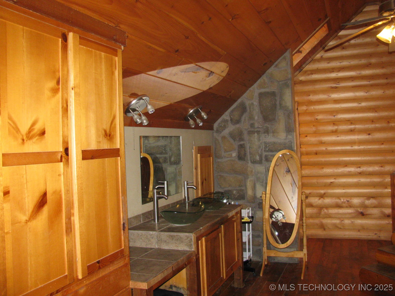 941 N 4420 Road Valliant OK 74764
