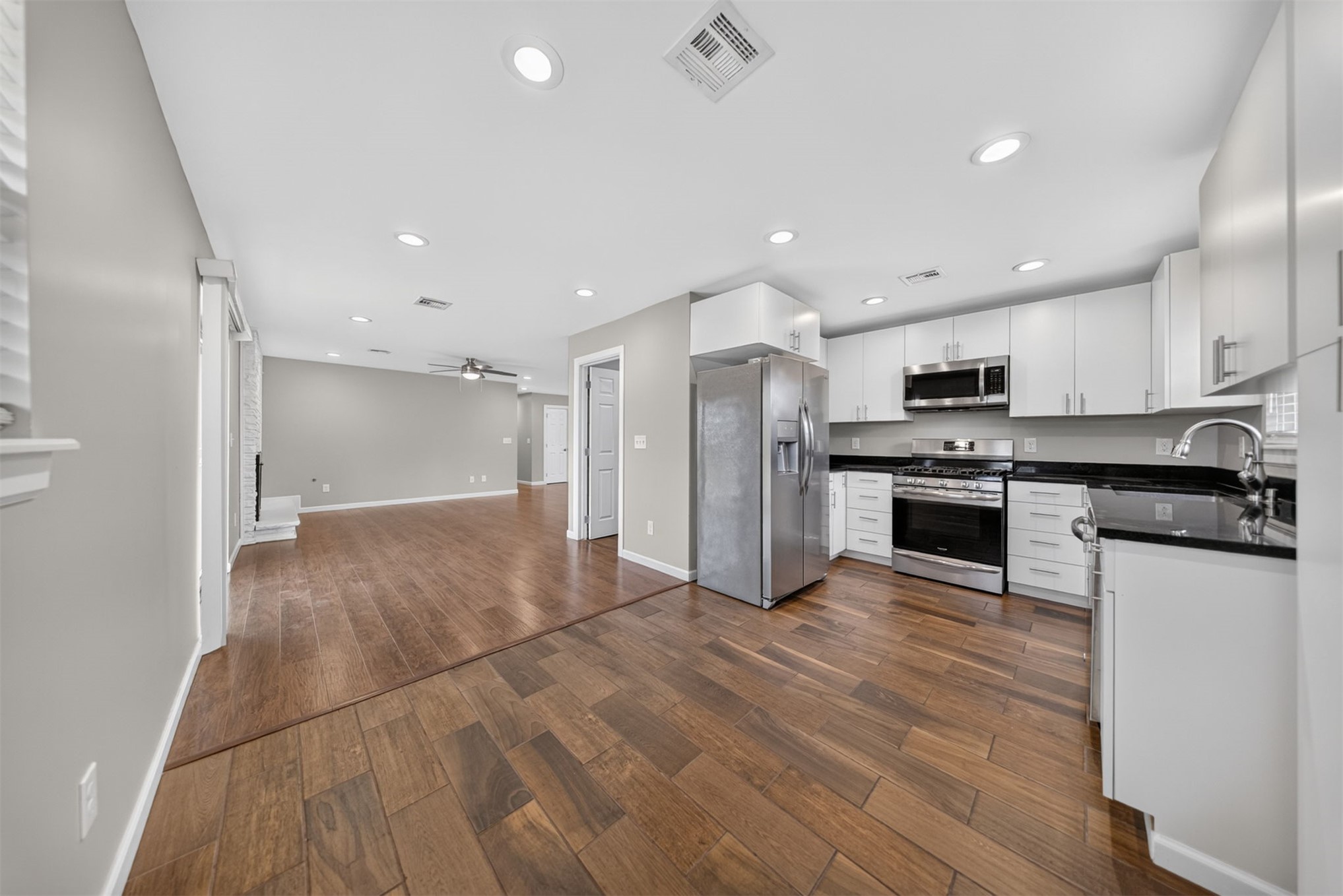 3305 S 88th Eastavenue Tulsa OK 74145