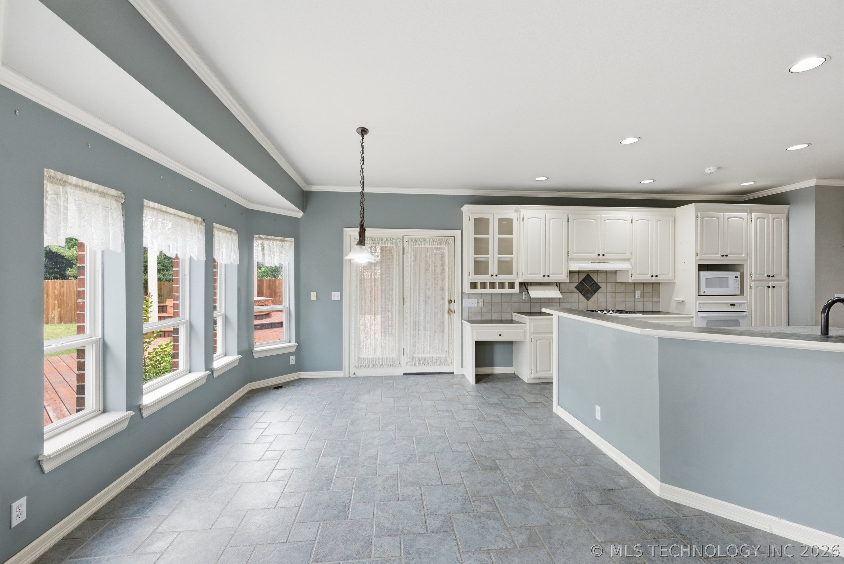 9818 E 83rd Place Tulsa OK 74133