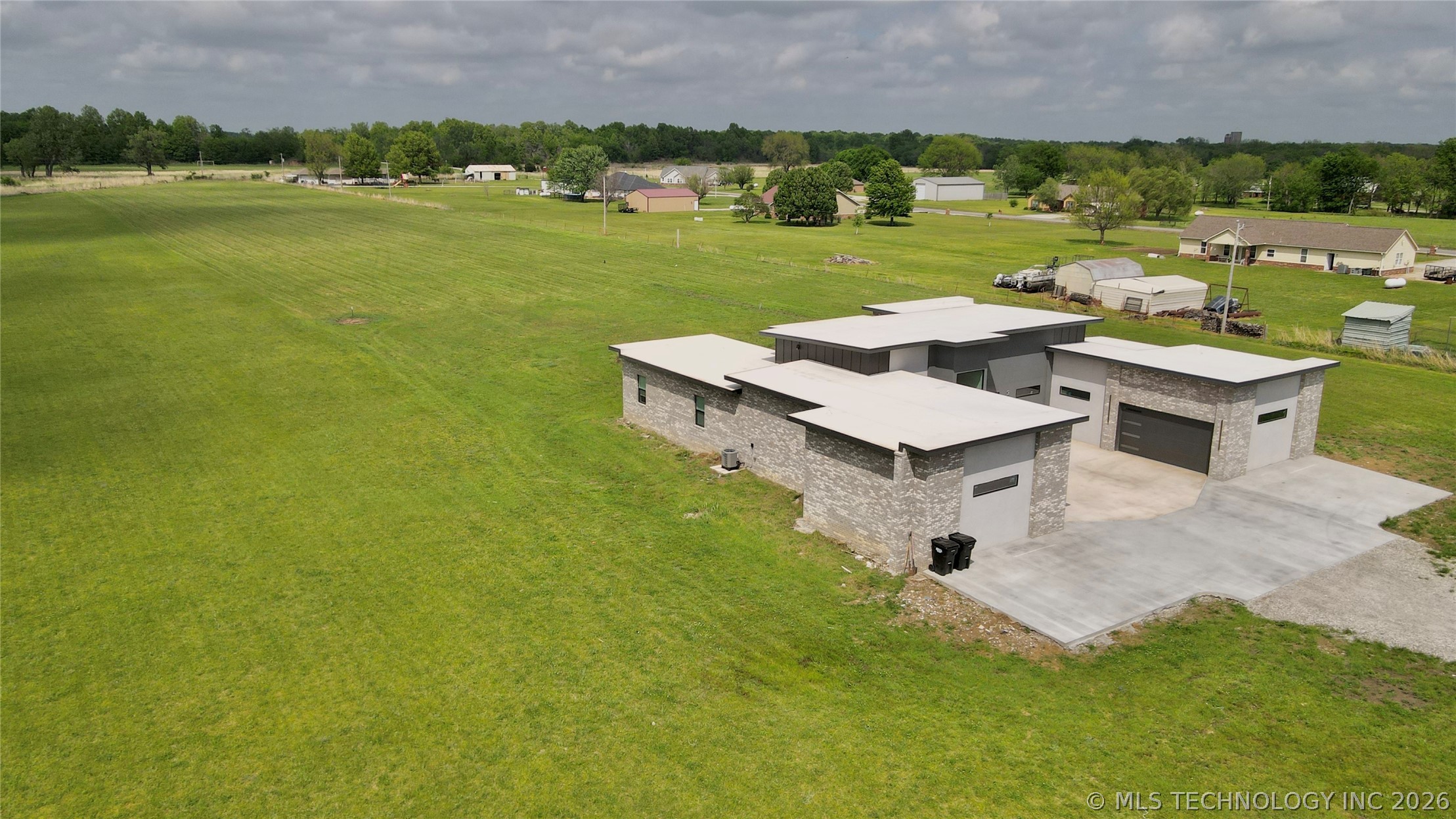 3497 E 400 Road Oologah OK 74053