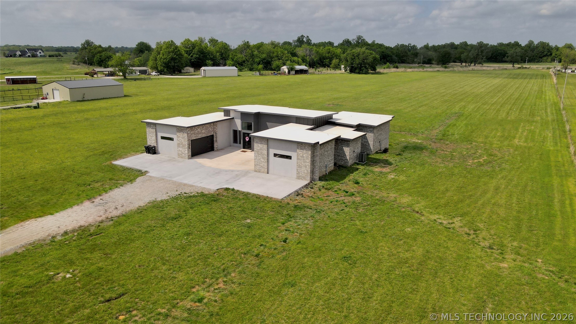 3497 E 400 Road Oologah OK 74053