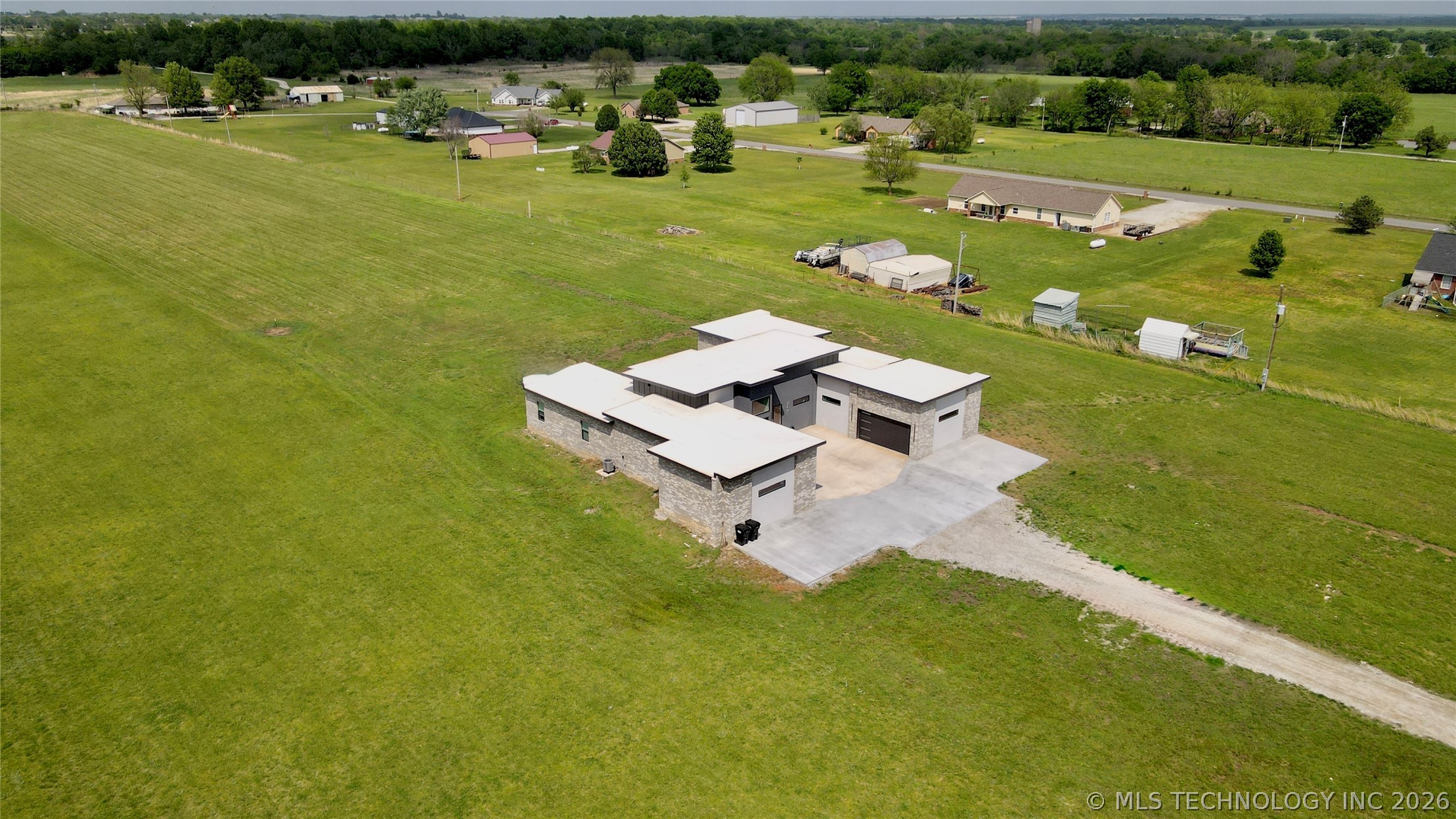 3497 E 400 Road Oologah OK 74053