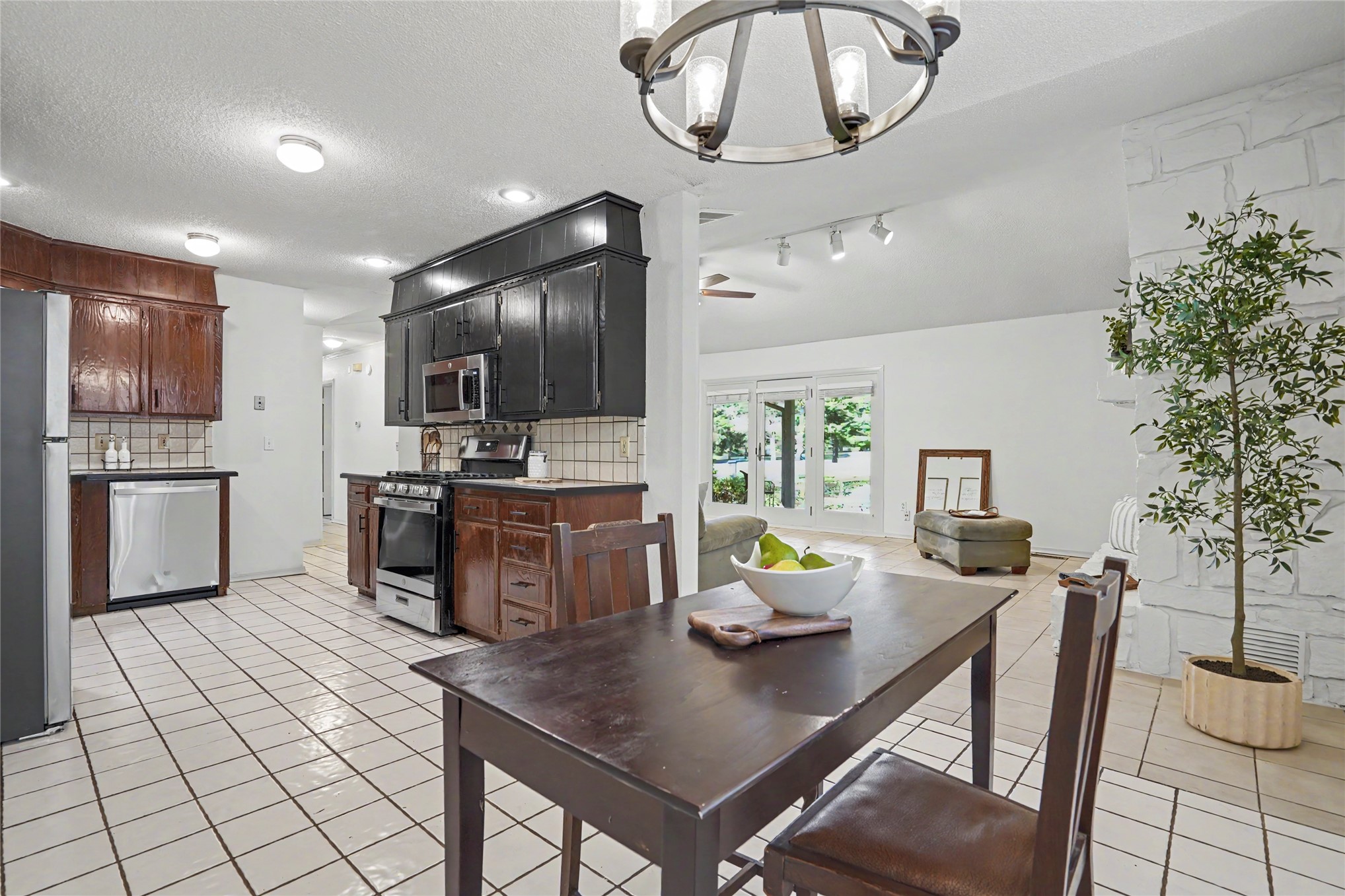 6820 S 32nd West Avenue Tulsa OK 74132