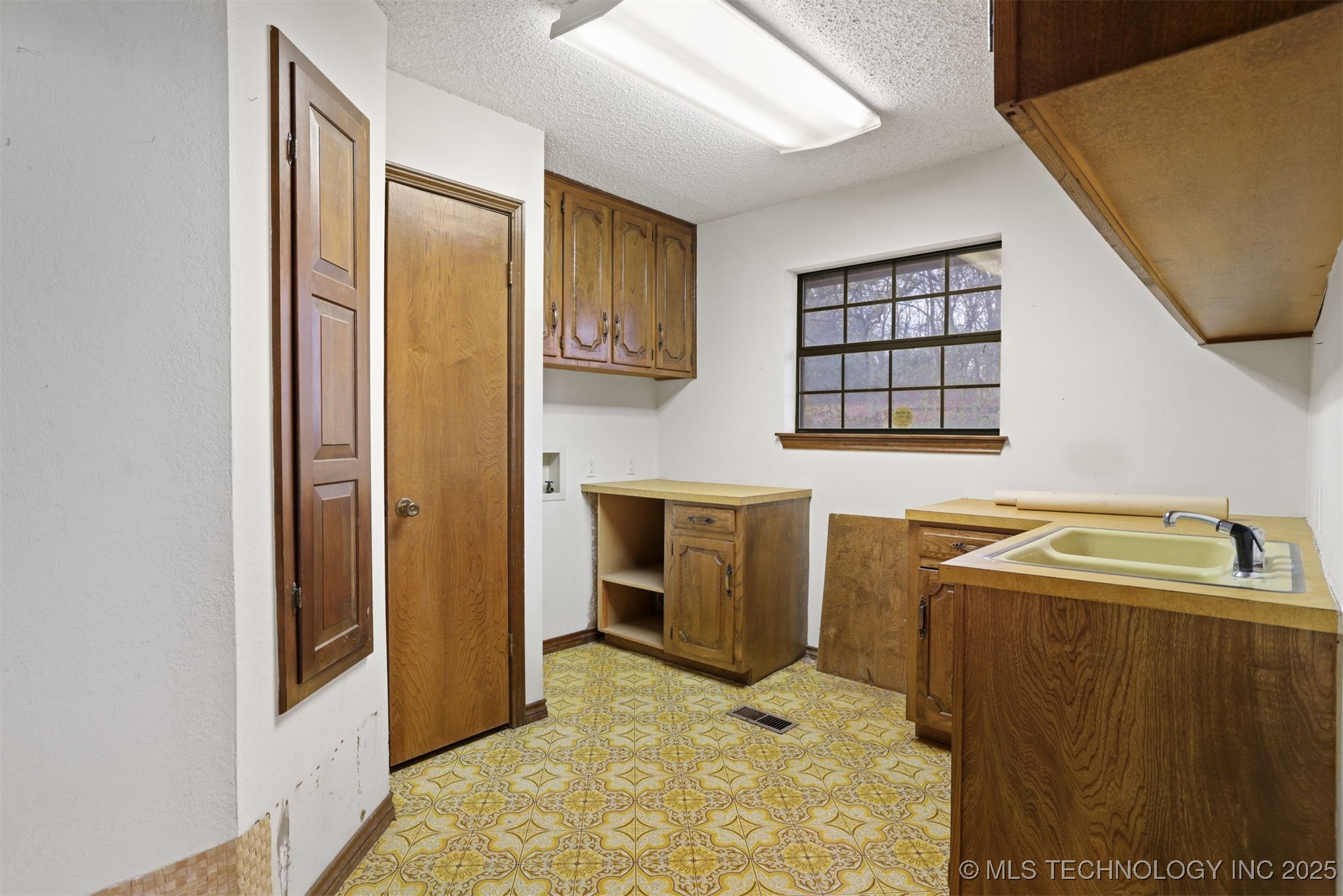 921 Crooked Oak Drive Durant OK 74701