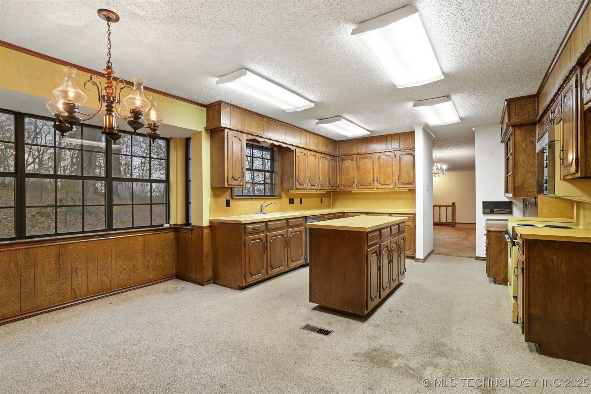 921 Crooked Oak Drive Durant OK 74701