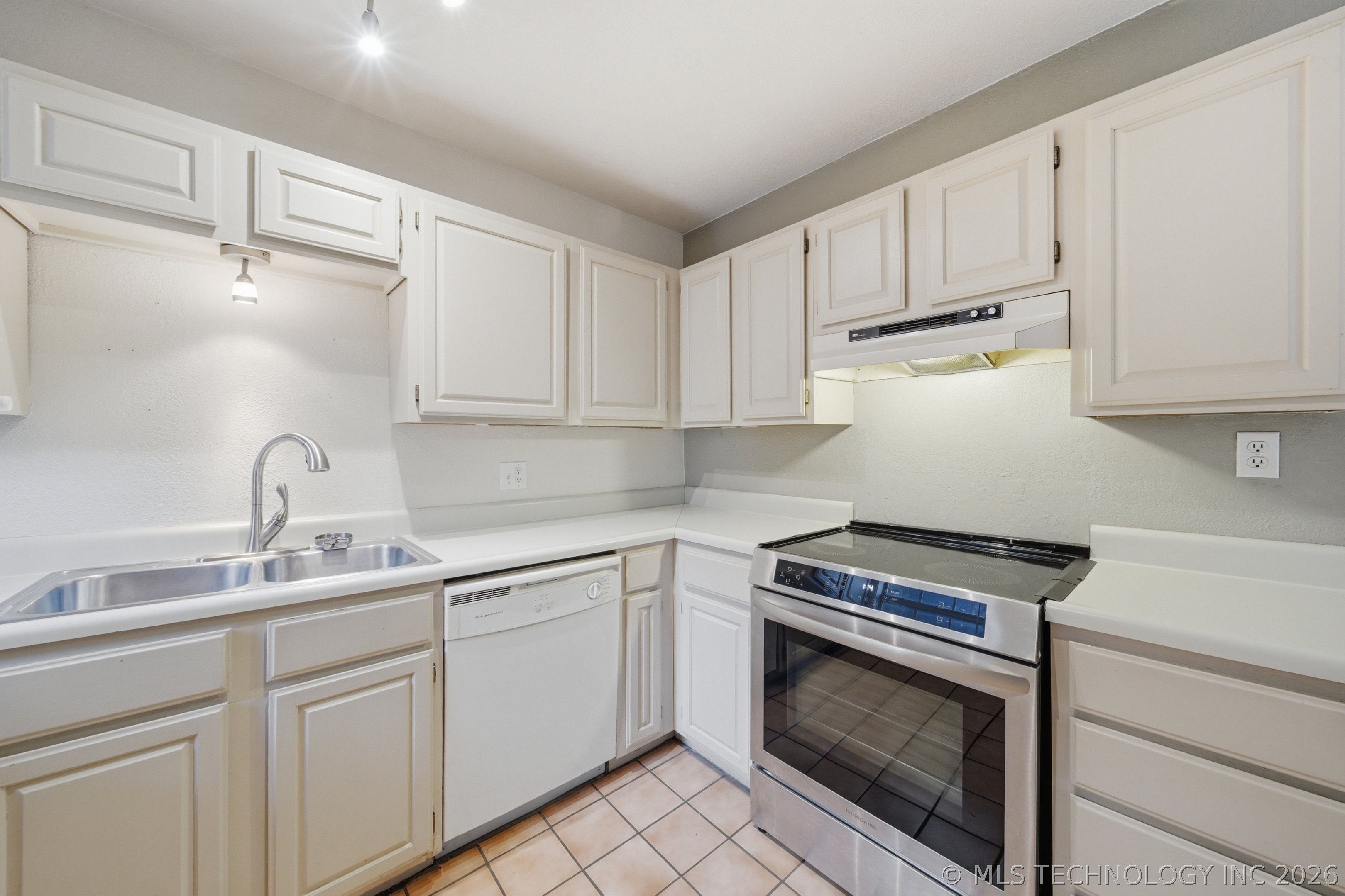 2204 S Oswego Place Tulsa OK 74114