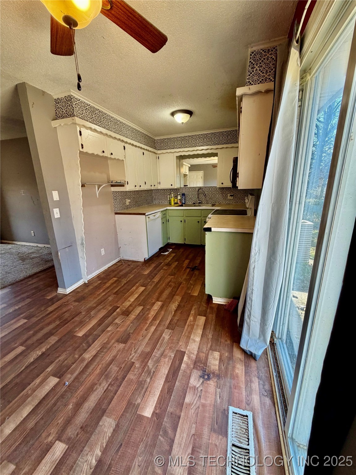 1004 S D And H Street Cleveland OK 74020