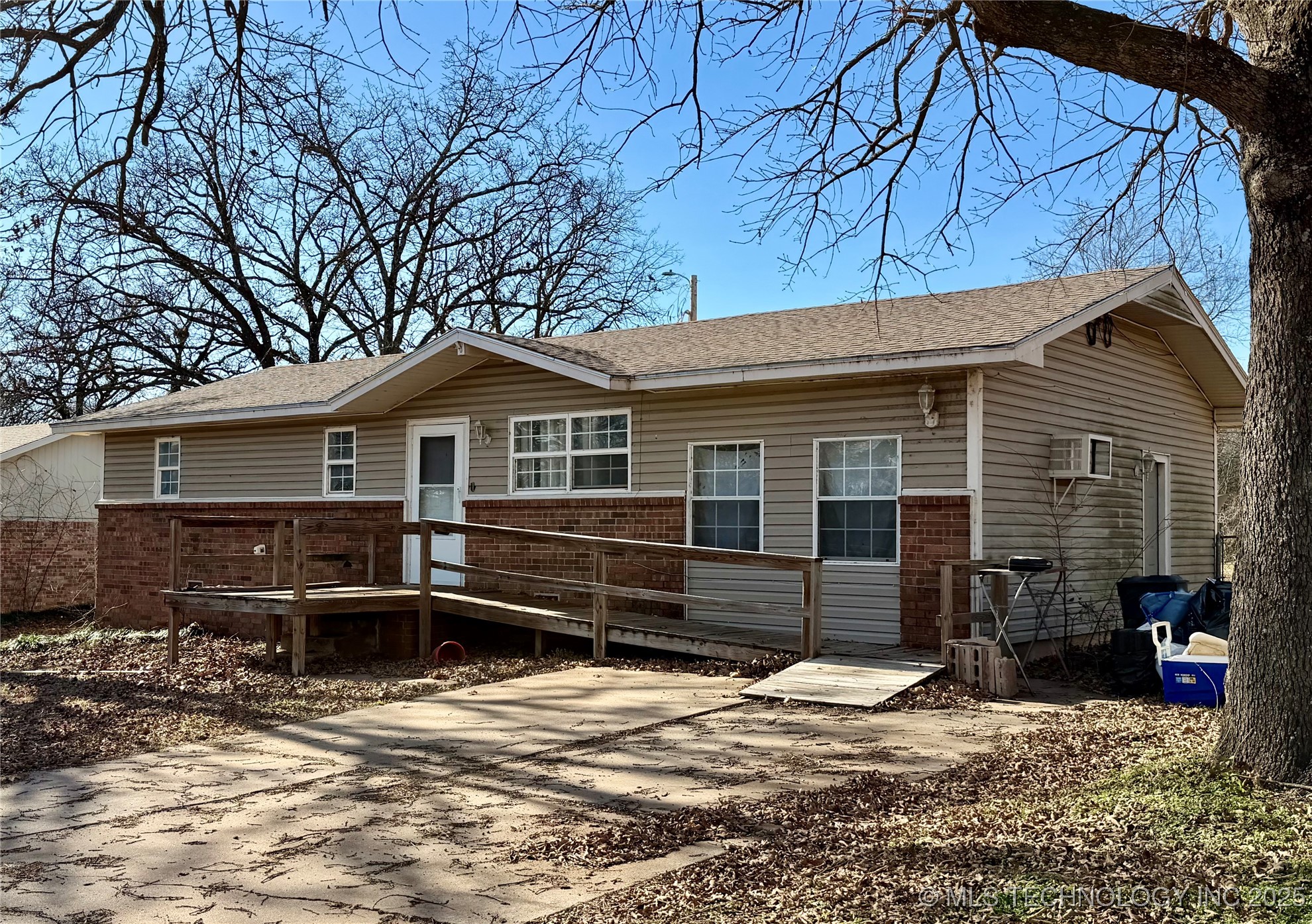 1004 S D And H Street Cleveland OK 74020