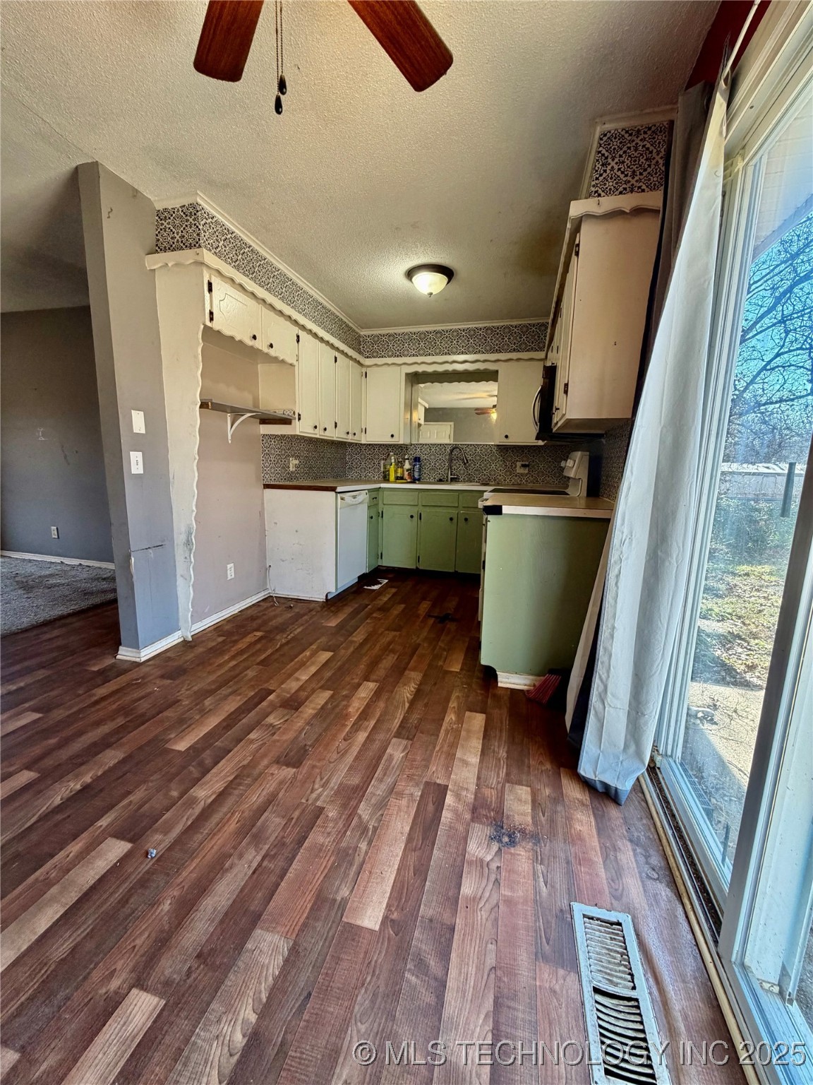 1004 S D And H Street Cleveland OK 74020