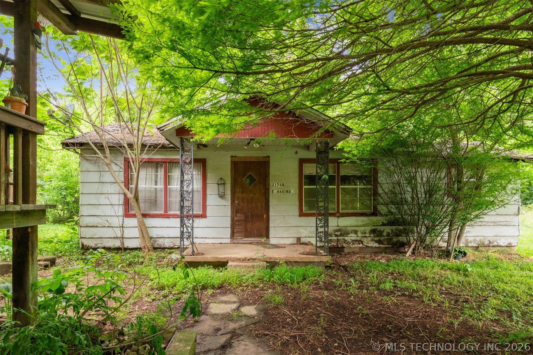 21742 E 660 Road Tahlequah OK 74464