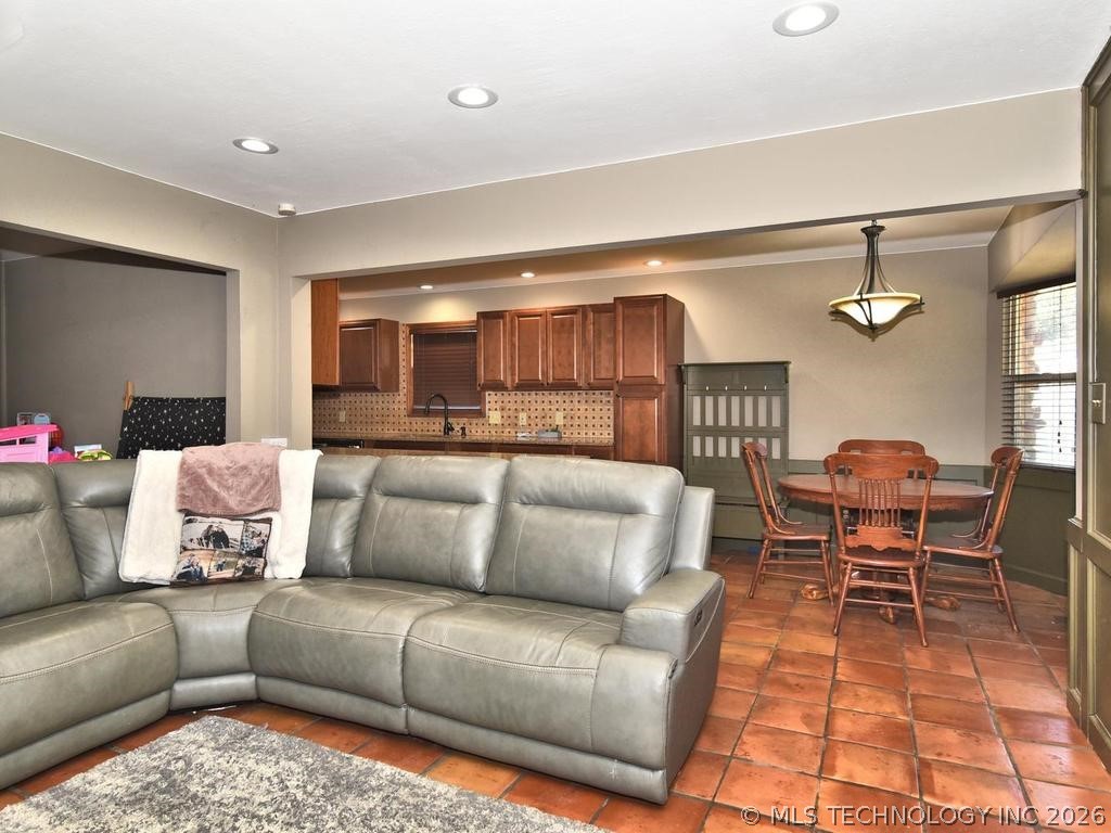 21911 W 12th Street Sand Springs OK 74063