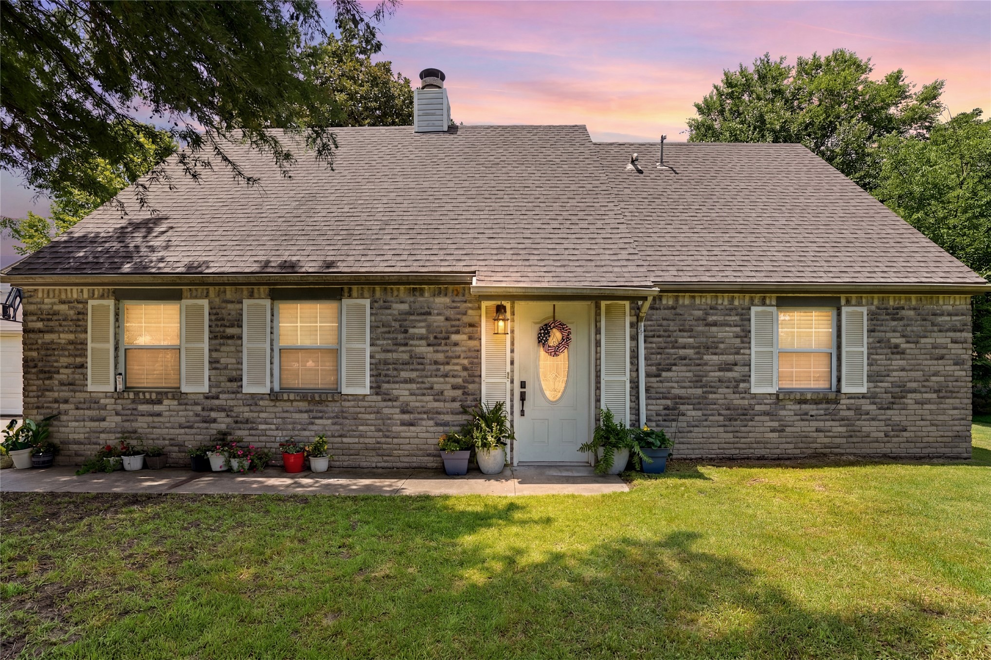 1502 N 3rd Avenue Warner OK 74469