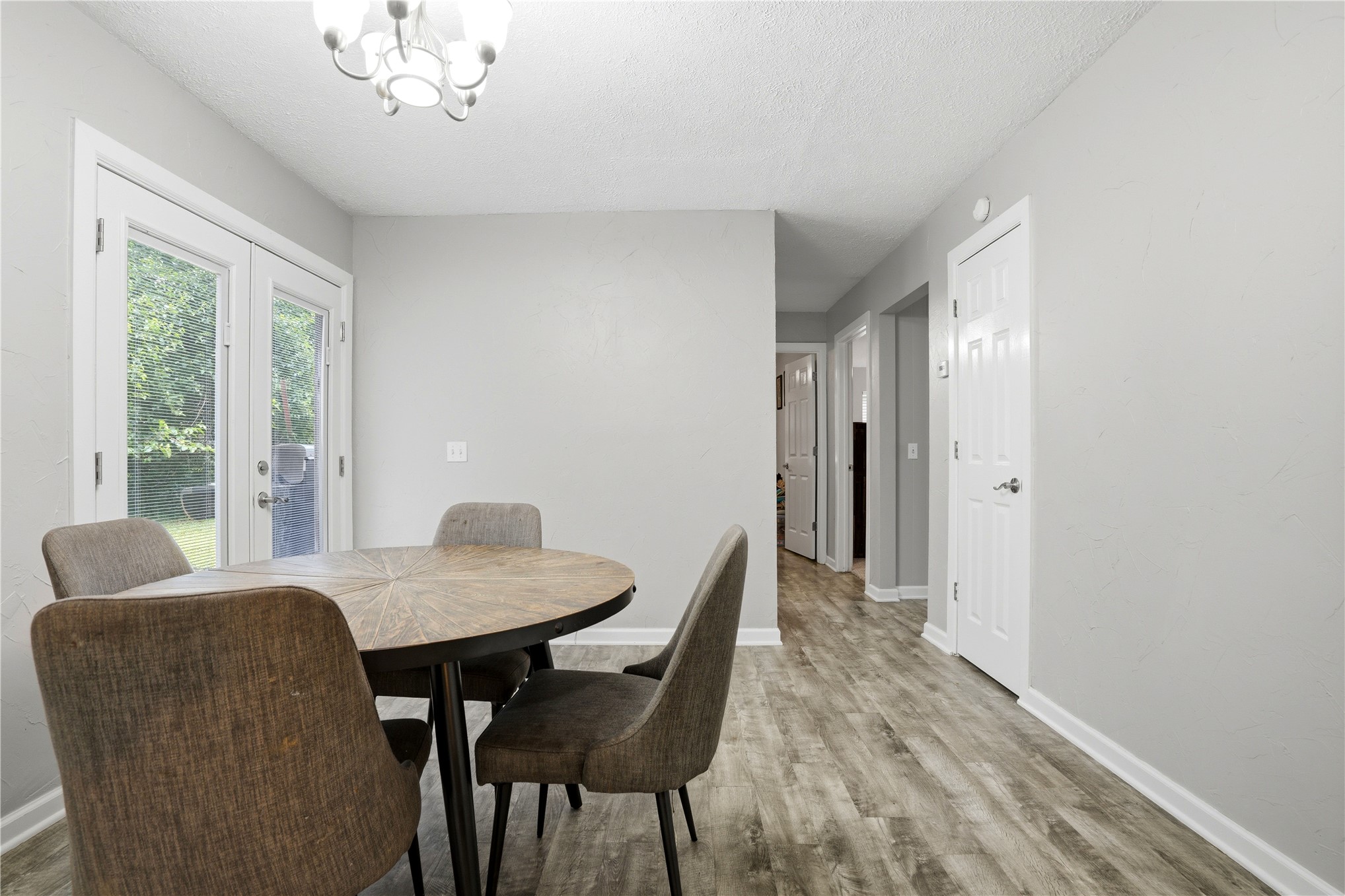 1502 N 3rd Avenue Warner OK 74469