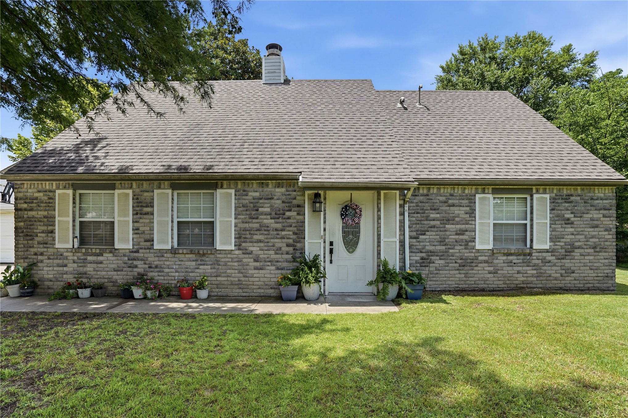 1502 N 3rd Avenue Warner OK 74469