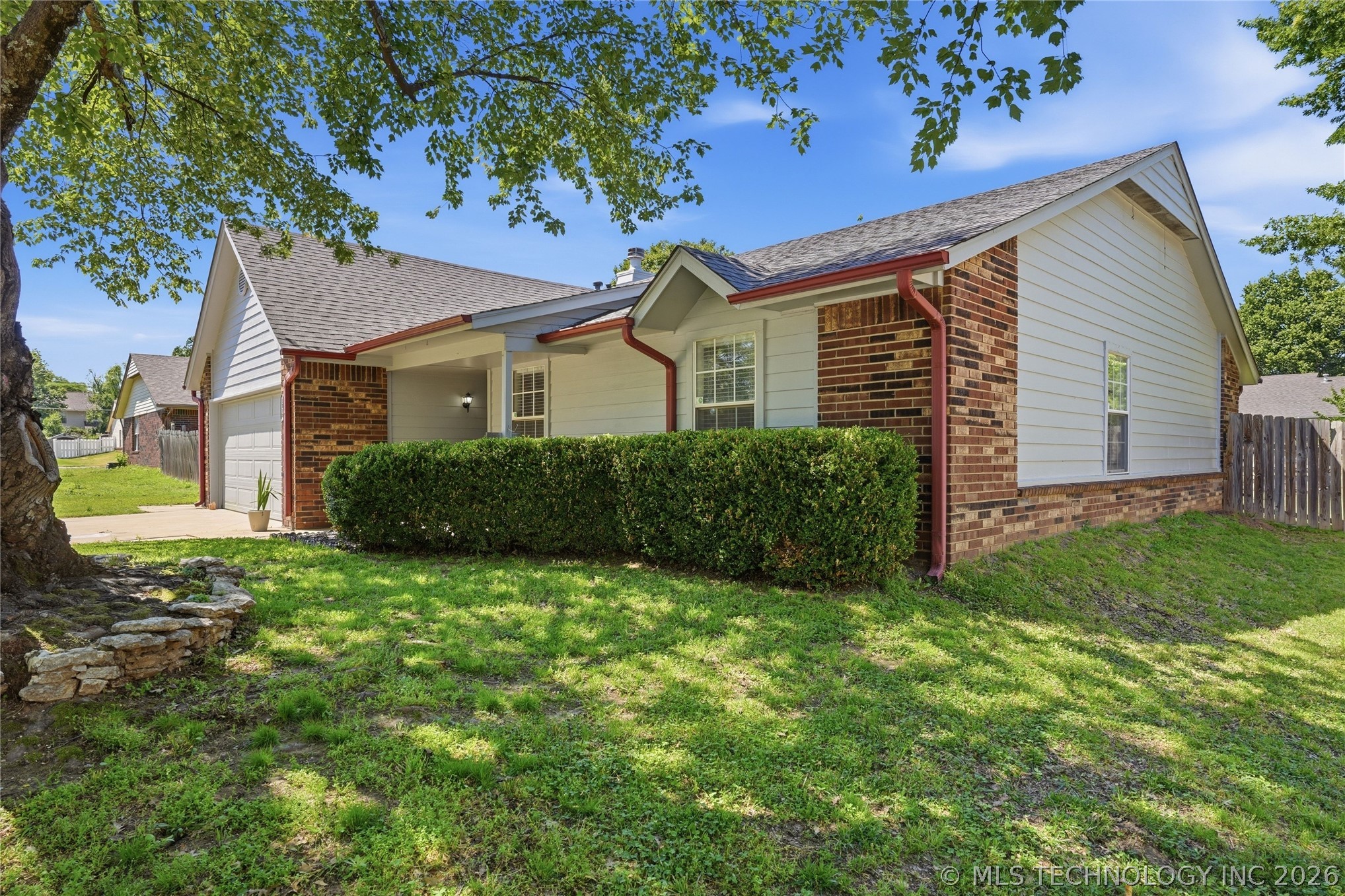 1318 W Hot Springs Street Broken Arrow OK 74011